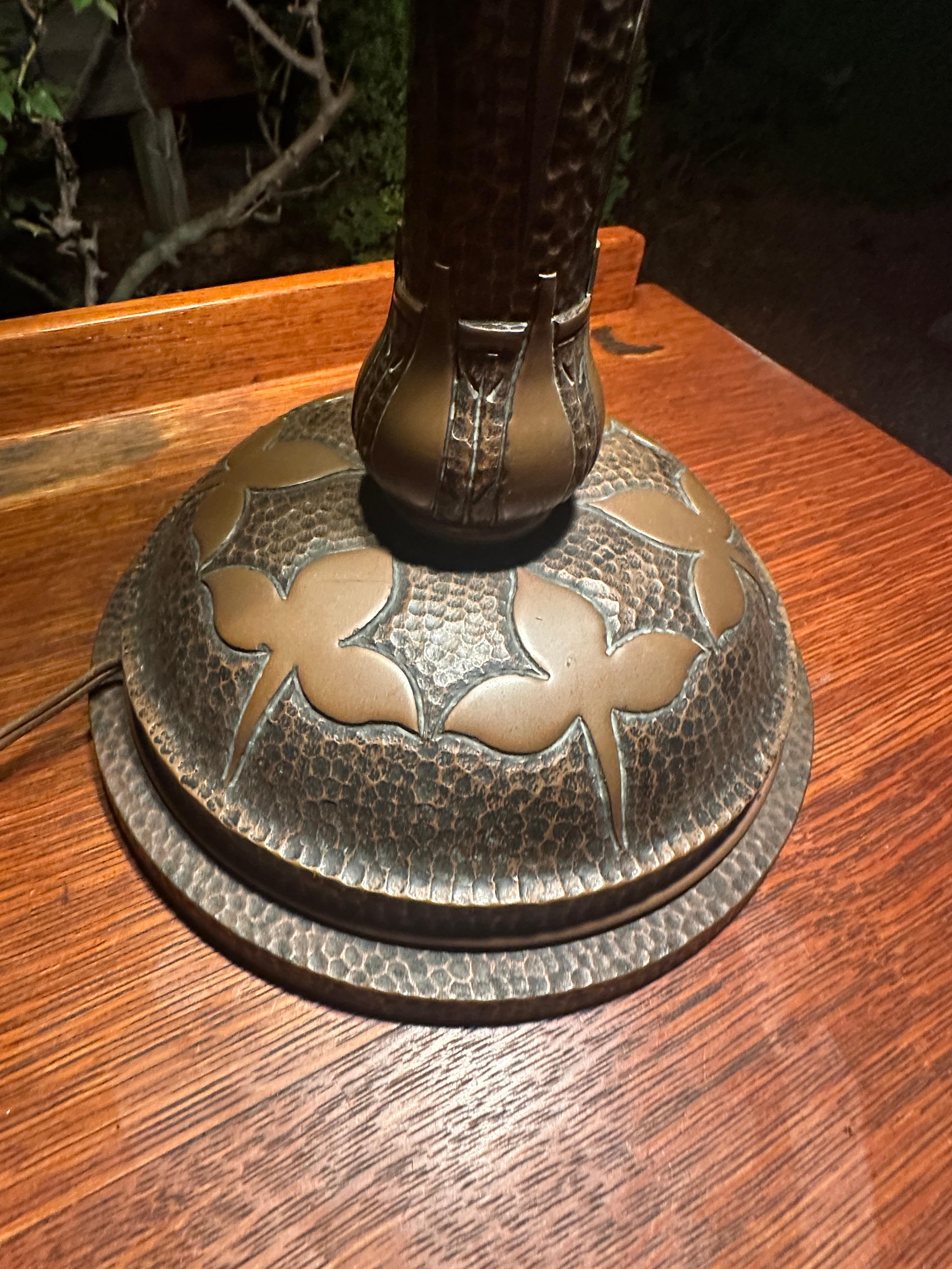 Lámpara de mesa antigua Wilkinston - W7909 Artes y manualidades en venta