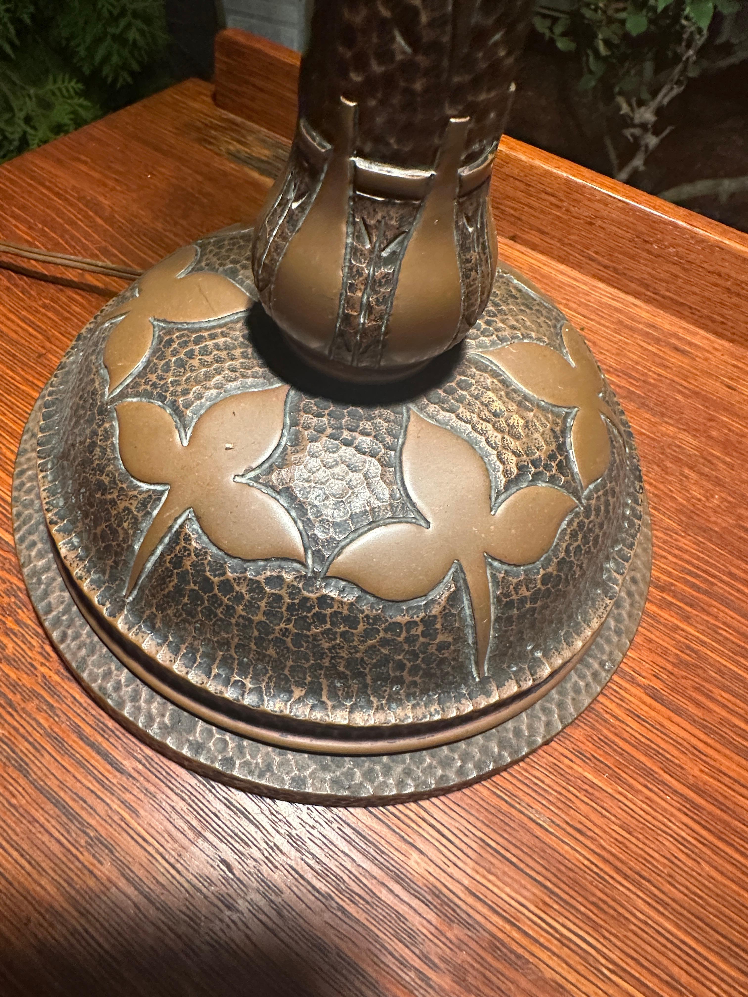 Lámpara de mesa antigua Wilkinston - W7909 Estadounidense en venta