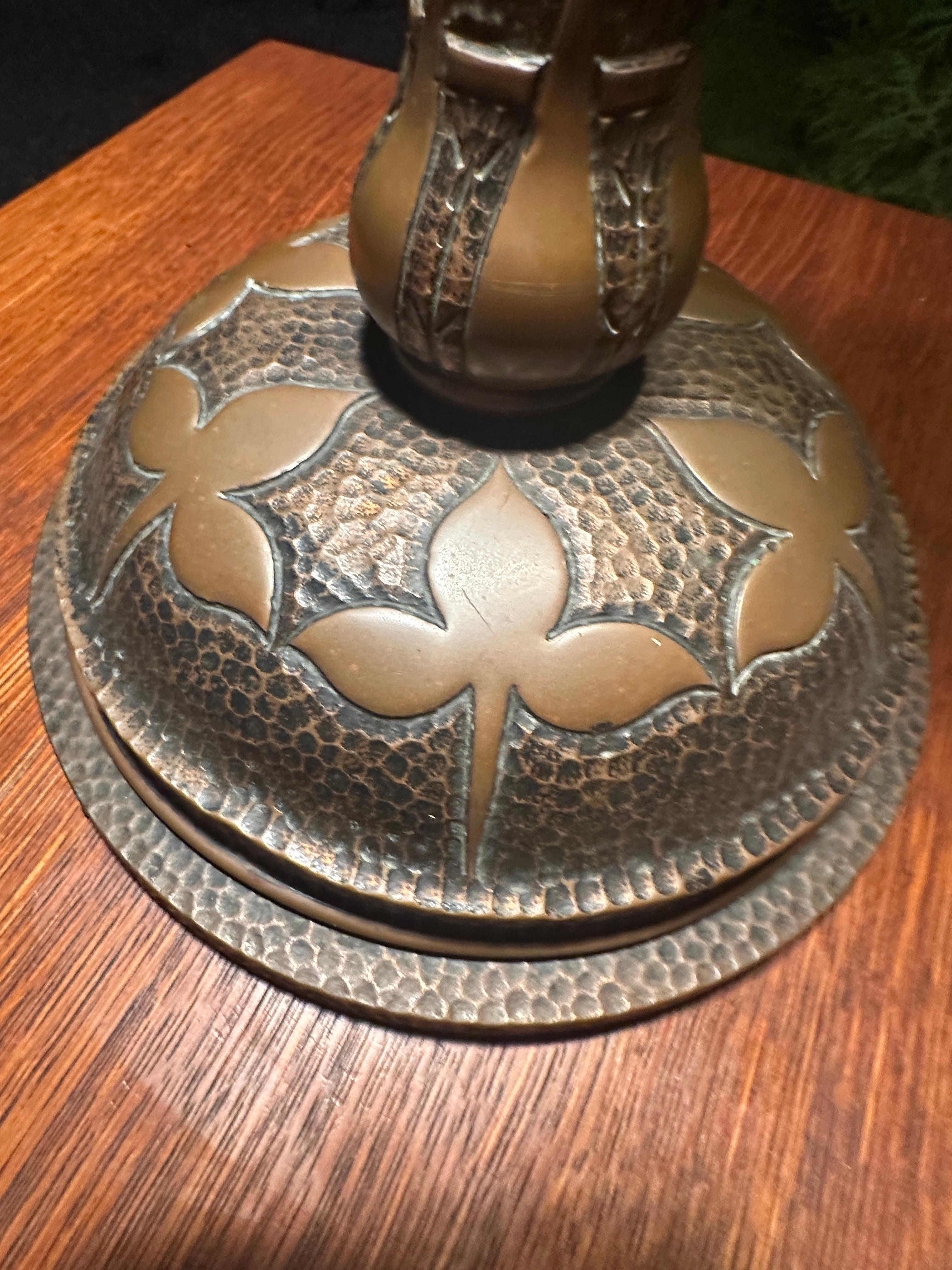Lámpara de mesa antigua Wilkinston - W7909 en Bueno estado para la venta en Shamokin Dam, PA