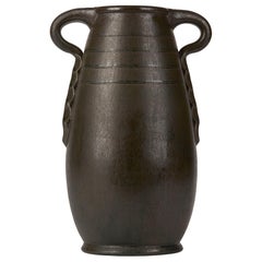 Antique Vase à deux anses en poterie d'art Willem Brouwer daté de 1911