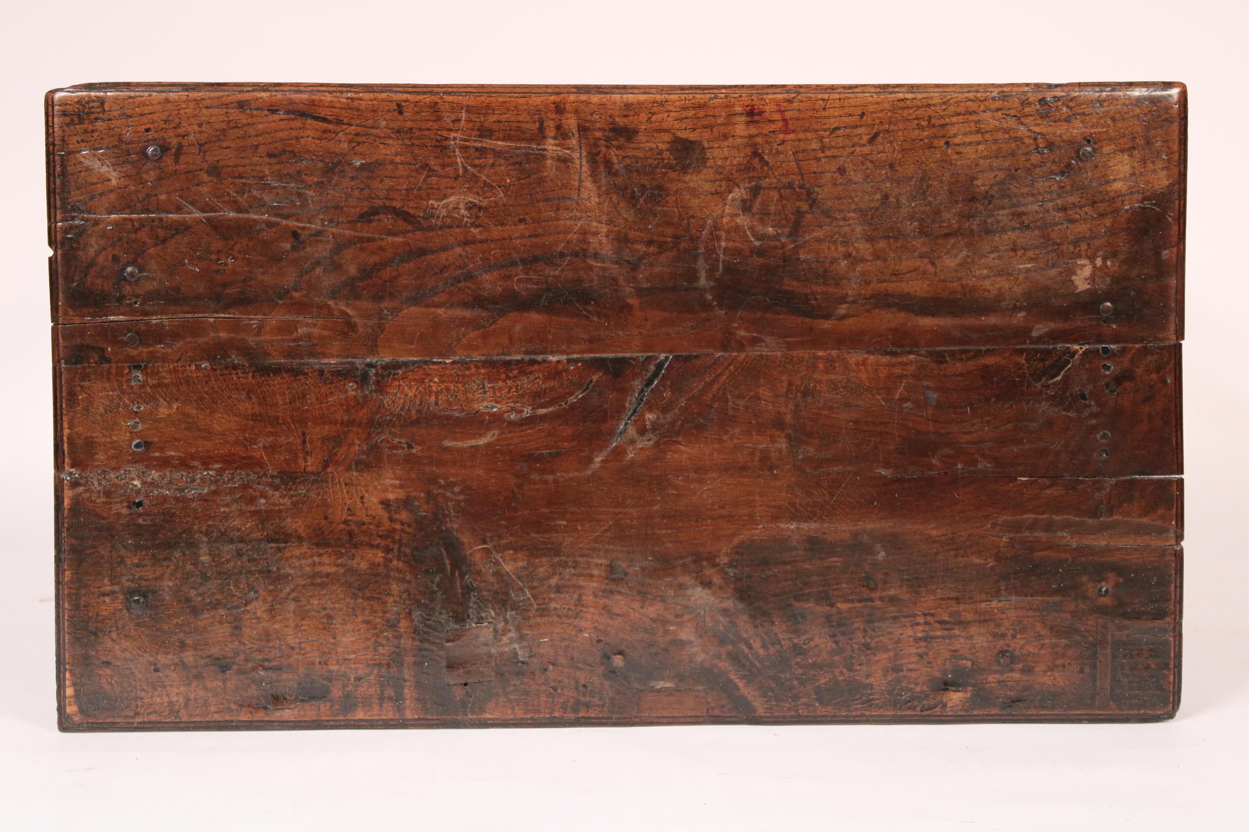 XVIIIe siècle et antérieur Ancienne table d'appoint en Oak William & Mary en vente