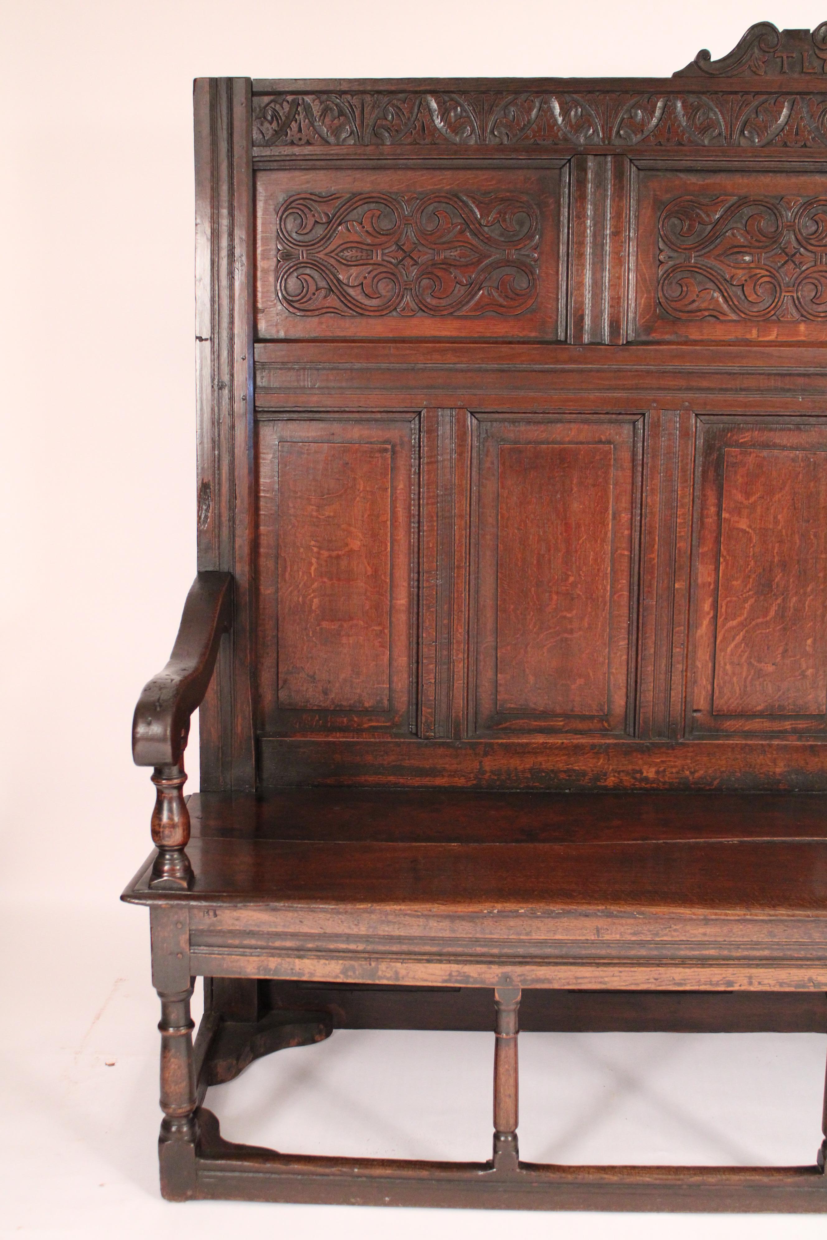 Fino al XVIII secolo Antico Settle di Oak inglese in stile William & Mary in vendita