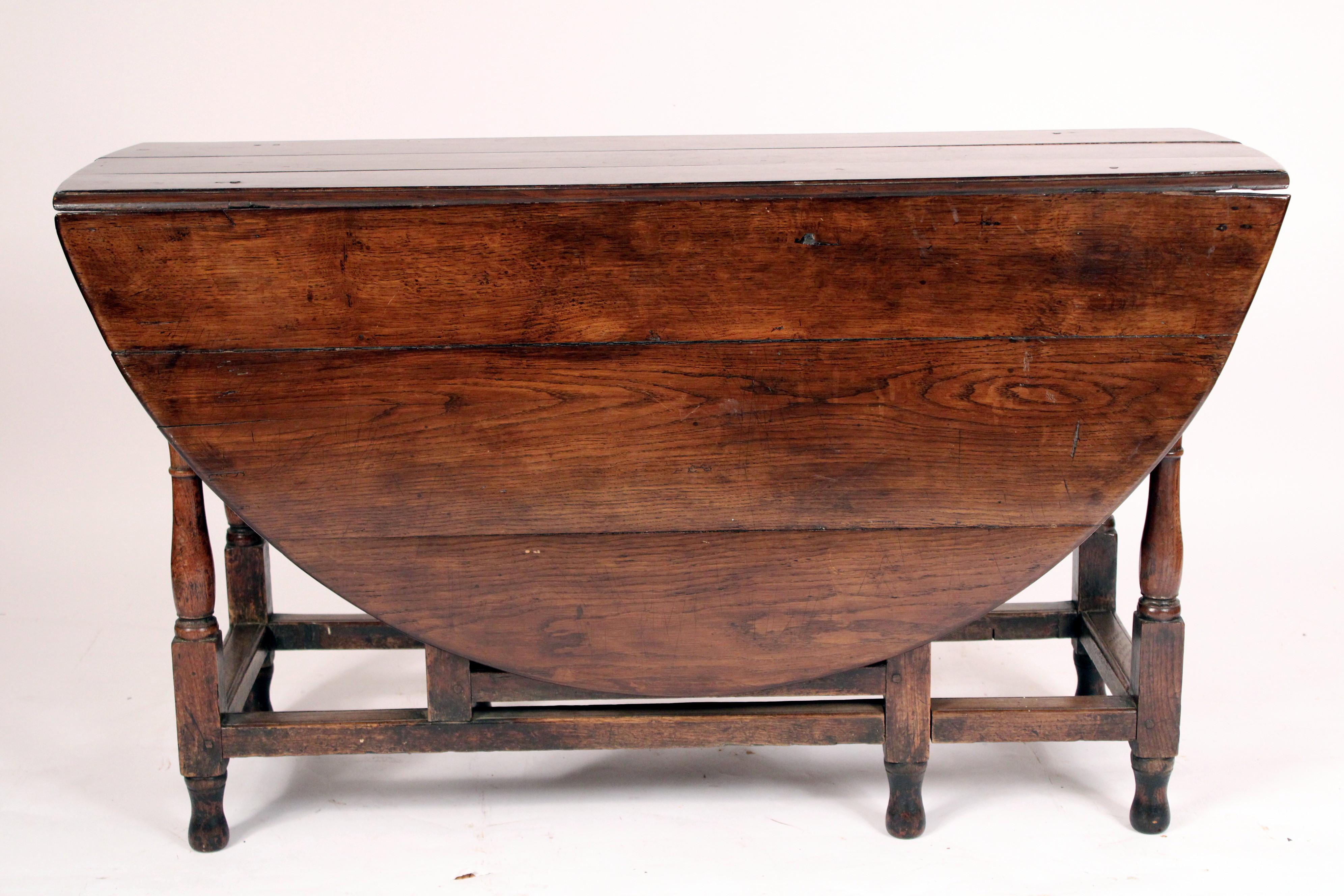 18th Century and Earlier Antique William and Mary Style Oak Gate Leg Table For Sale