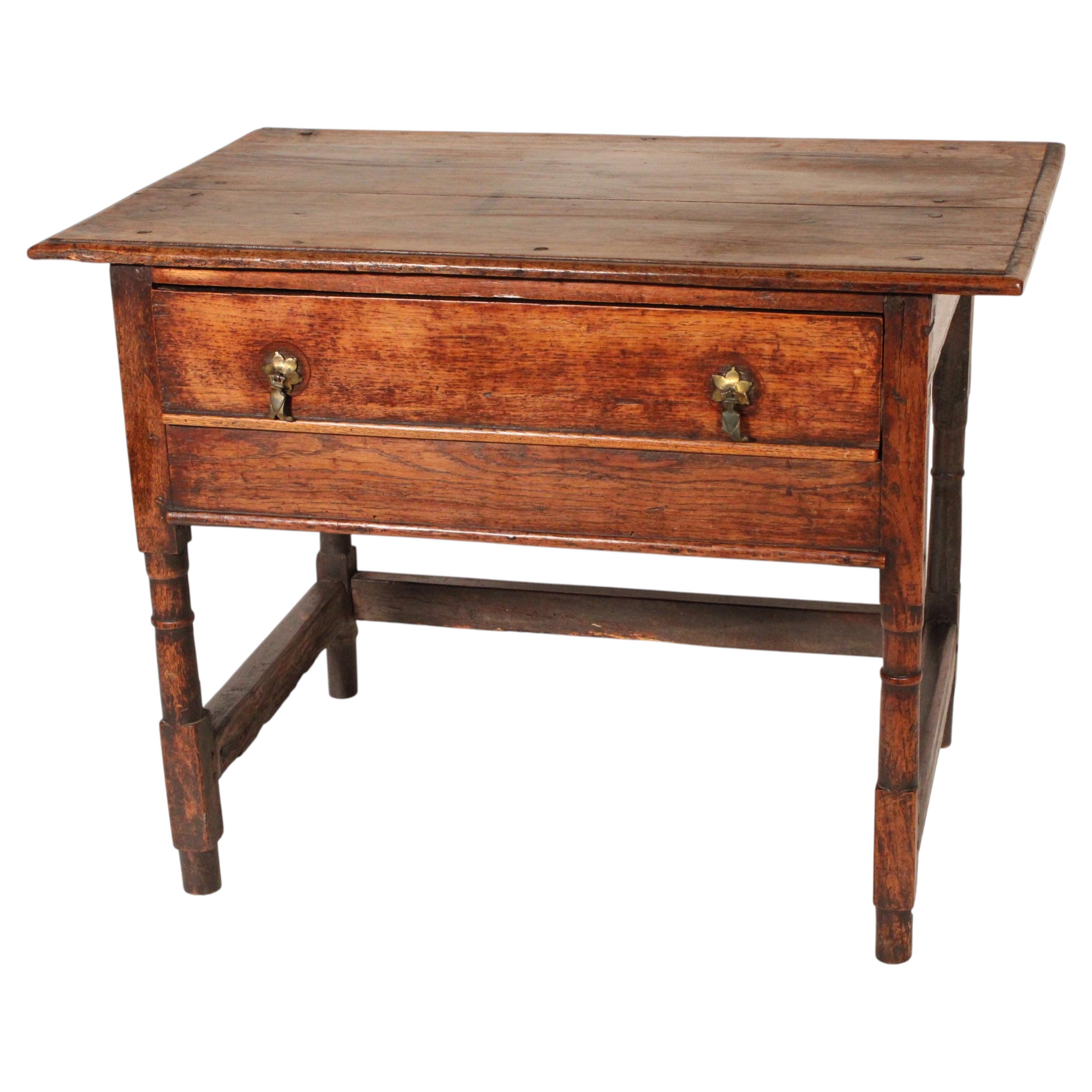Table d'appoint ancienne en chêne, de style William & Mary