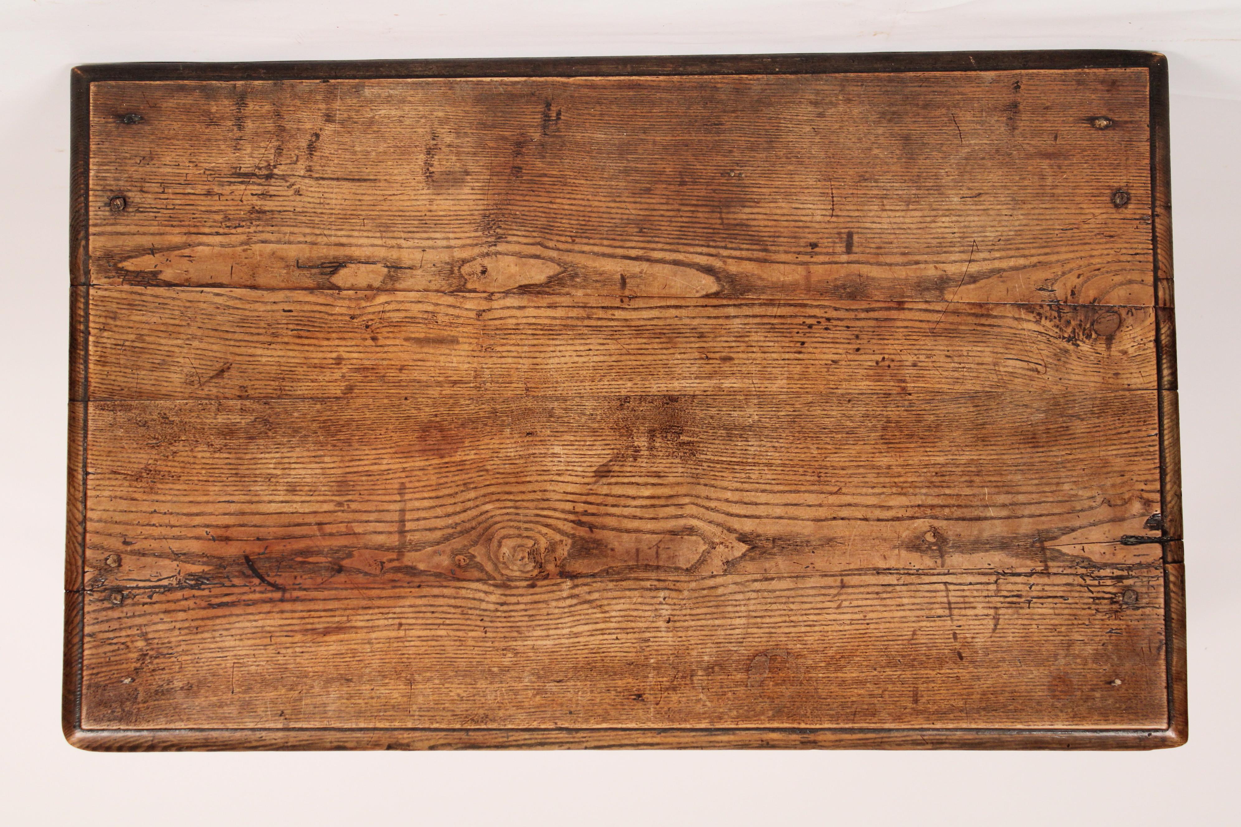 Brass Antique William and Mary style Oak Tavern Table