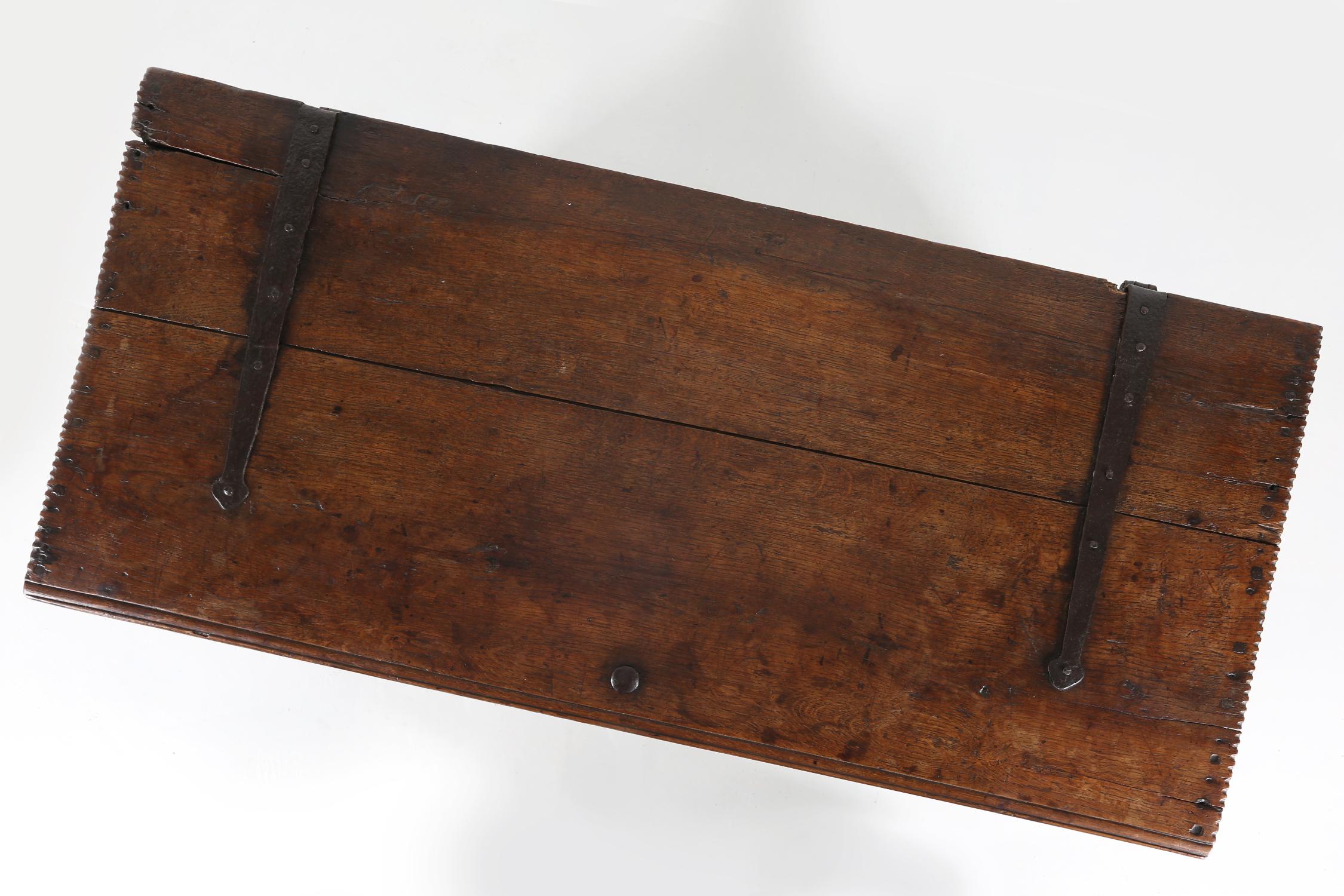 William IV Ancienne commode William III en chêne, 18ème siècle en vente