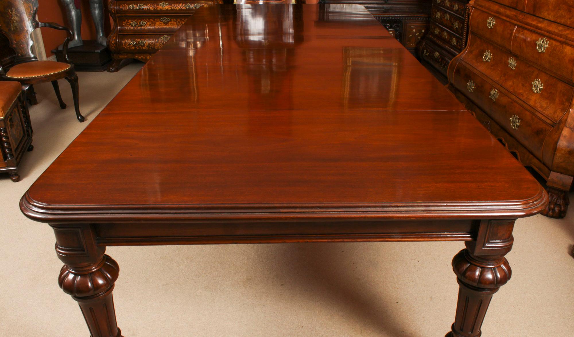 Mid-19th Century Antique William IV 12ft Flame Mahogany Extending Dining Table 19th Century