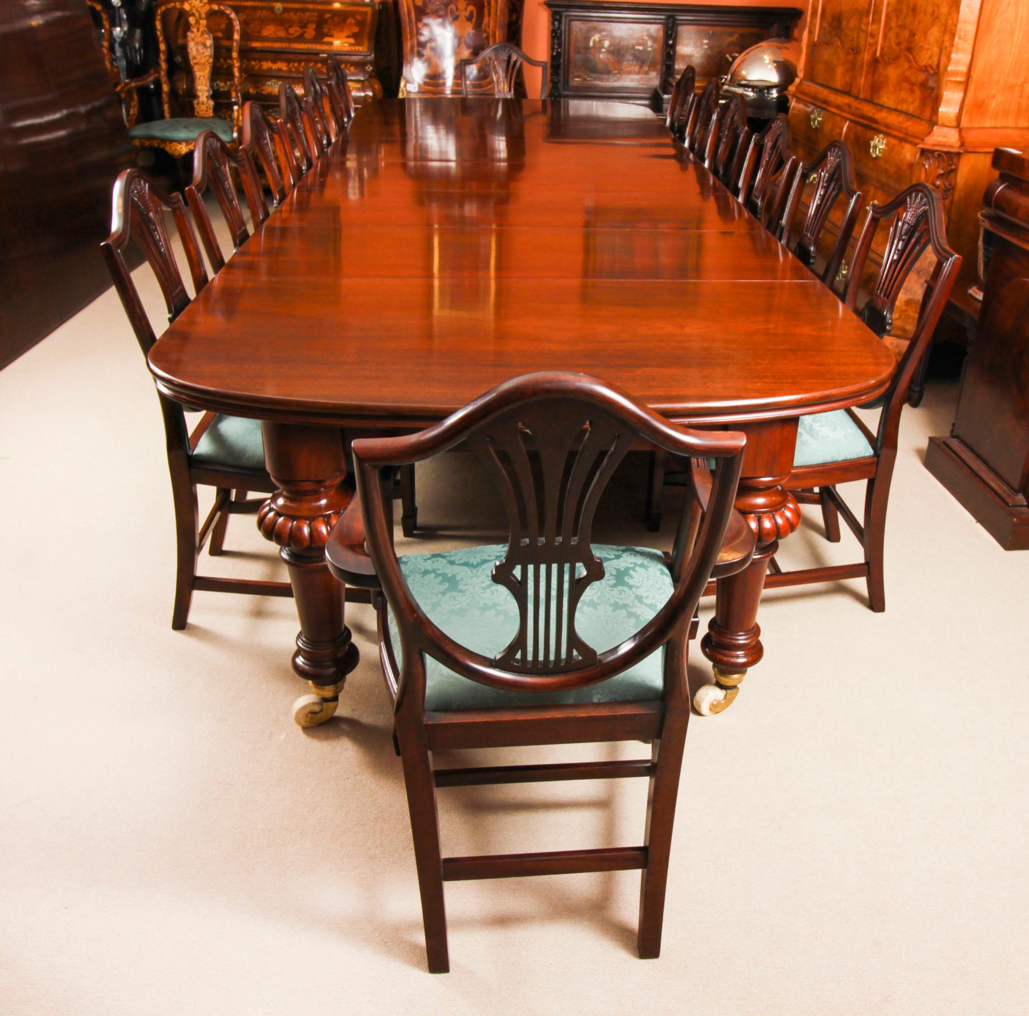 This is a beautiful antique William IV mahogany extending dining table, circa 1835 in date.

This amazing table can  seat  fourteen people in comfort and has been hand-crafted from beautiful solid flame mahogany.
 
The beautifully richly figured