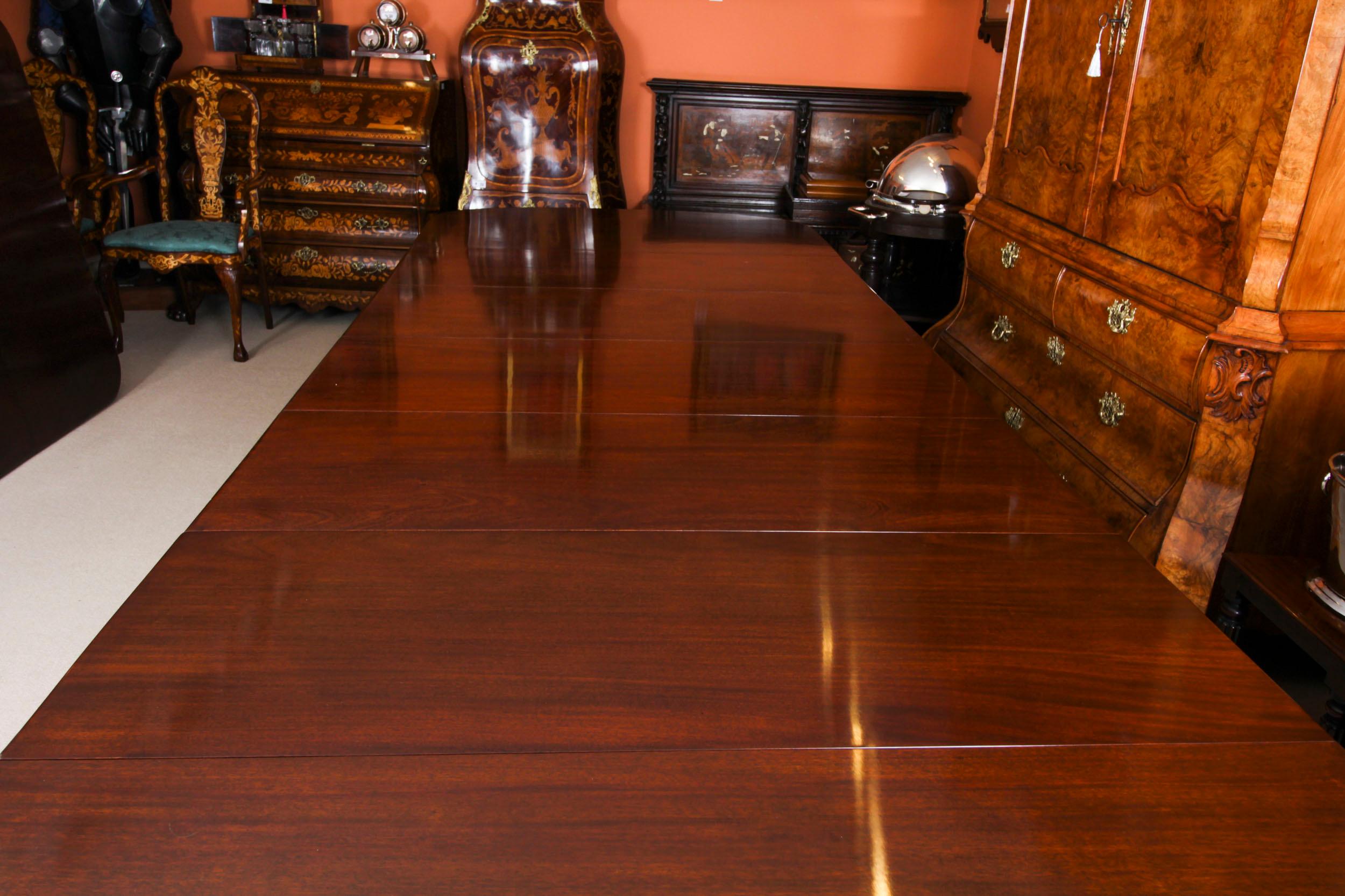 Mid-19th Century Antique William IV 13 ft Flame Mahogany Extending Dining Table 19th Century