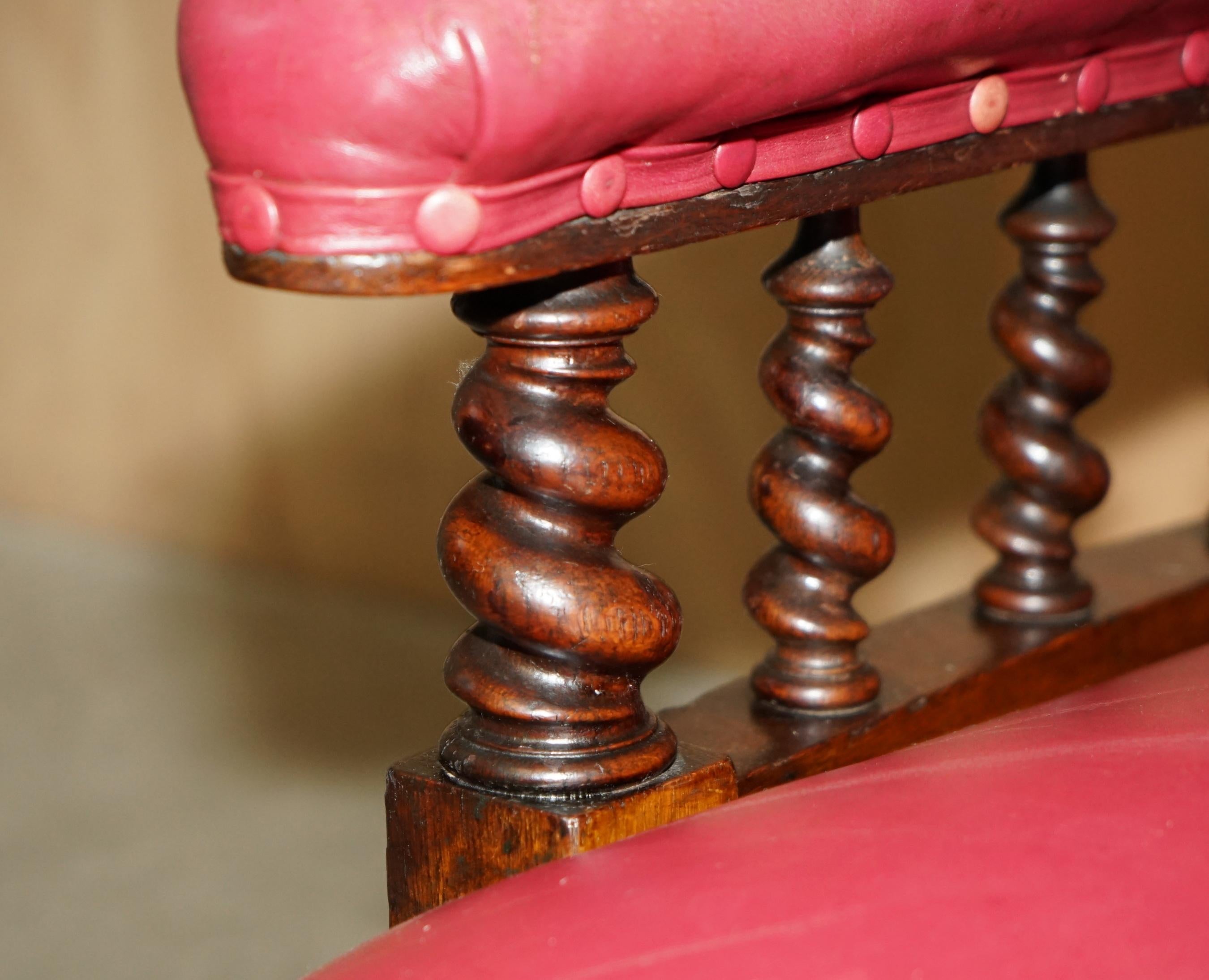 Milieu du XIXe siècle FAUTEUIL WILLIAM IV 1830 CHESTERFIELD TUFTED BARLEY TWIST FRAME LEATHER ARMCHAIR en vente