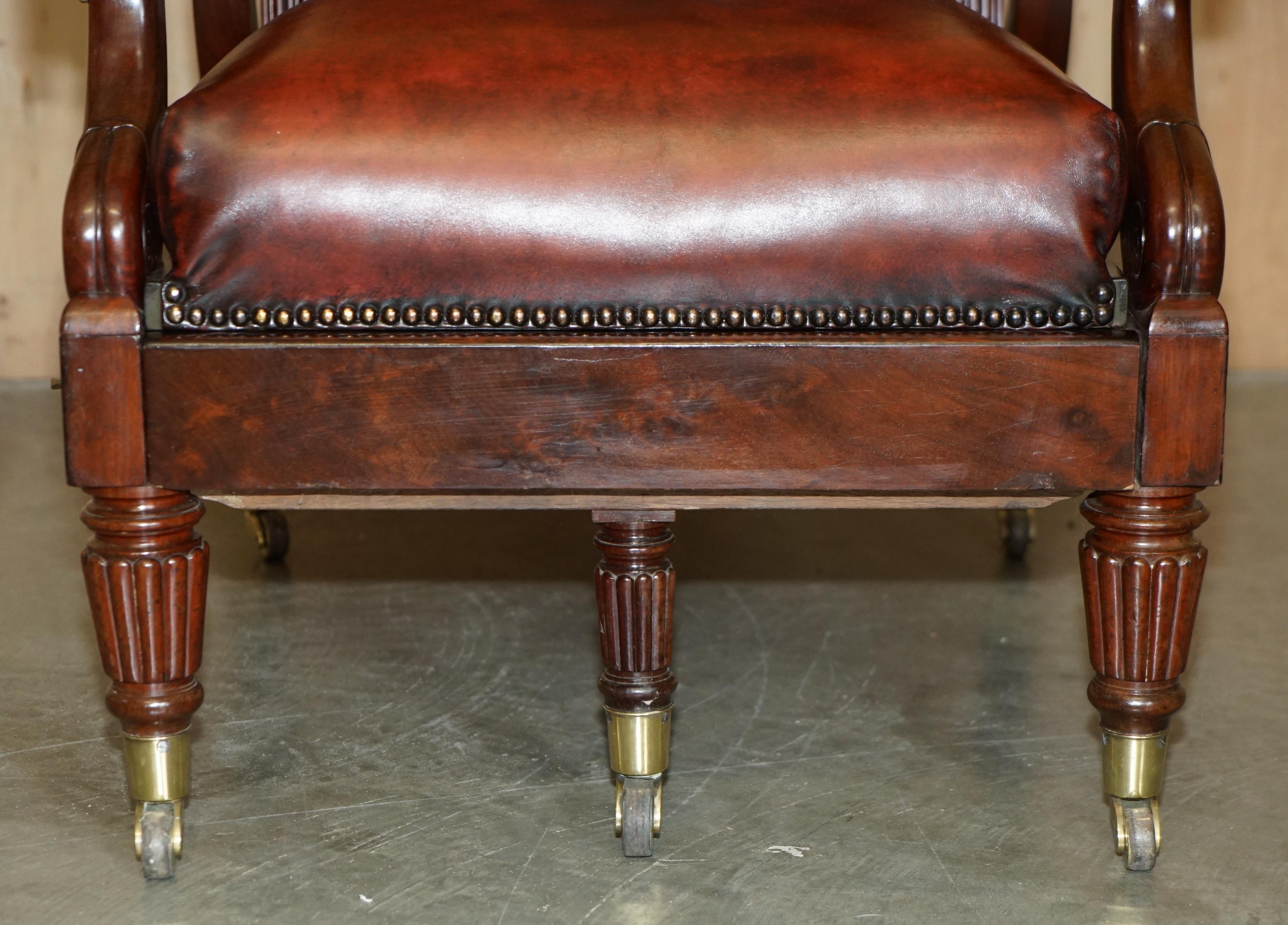 ANTIQUE WILLIAM IV Chesterfield OXBLOOD LEATHER RECLINING ARMCHAiR WRITING SLOPE in vendita 2