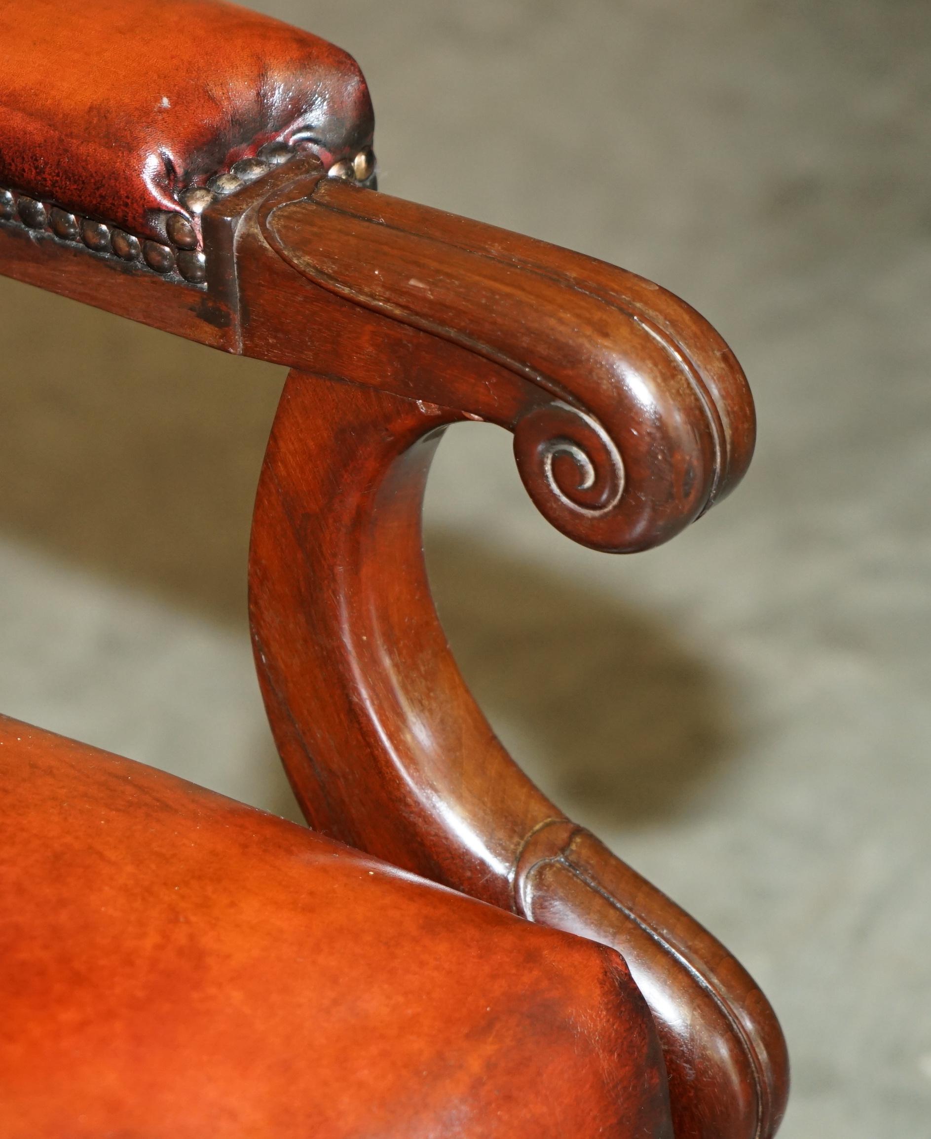 ANTIQUE WILLIAM IV Chesterfield OXBLOOD LEATHER RECLINING ARMCHAiR WRITING SLOPE in vendita 1
