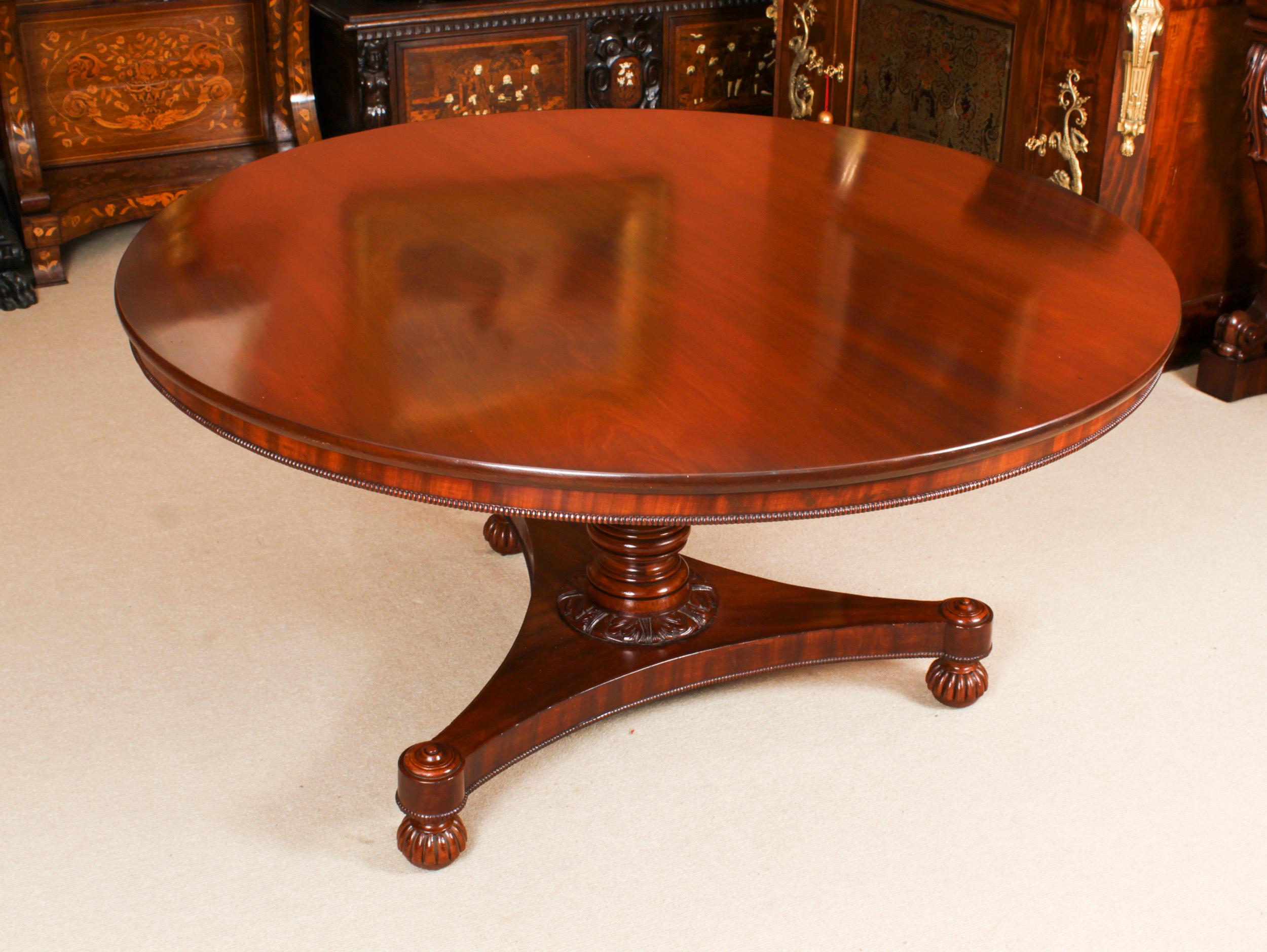 Mid-19th Century Antique William IV Circular Dining Table 19th Century & 6 Vintage Chairs