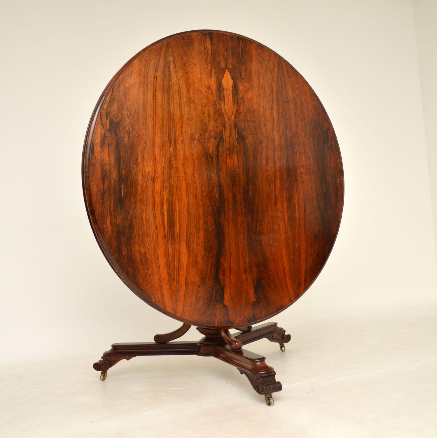 A fantastic original William IV period tilt top circular dining table in wood. This was made in England, it dates from around the 1830-1840’s.
This is a great size and is of amazing quality. The round top can tilt up to save space when not in use,