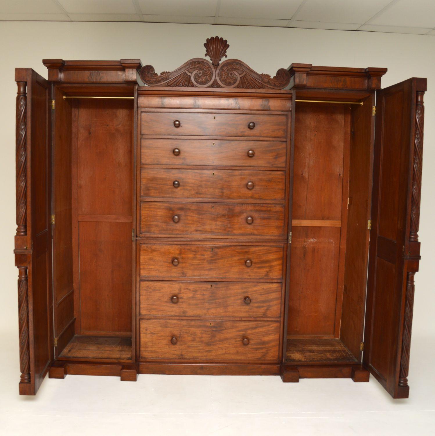 Anglais Ancienne armoire compacte William IV en vente