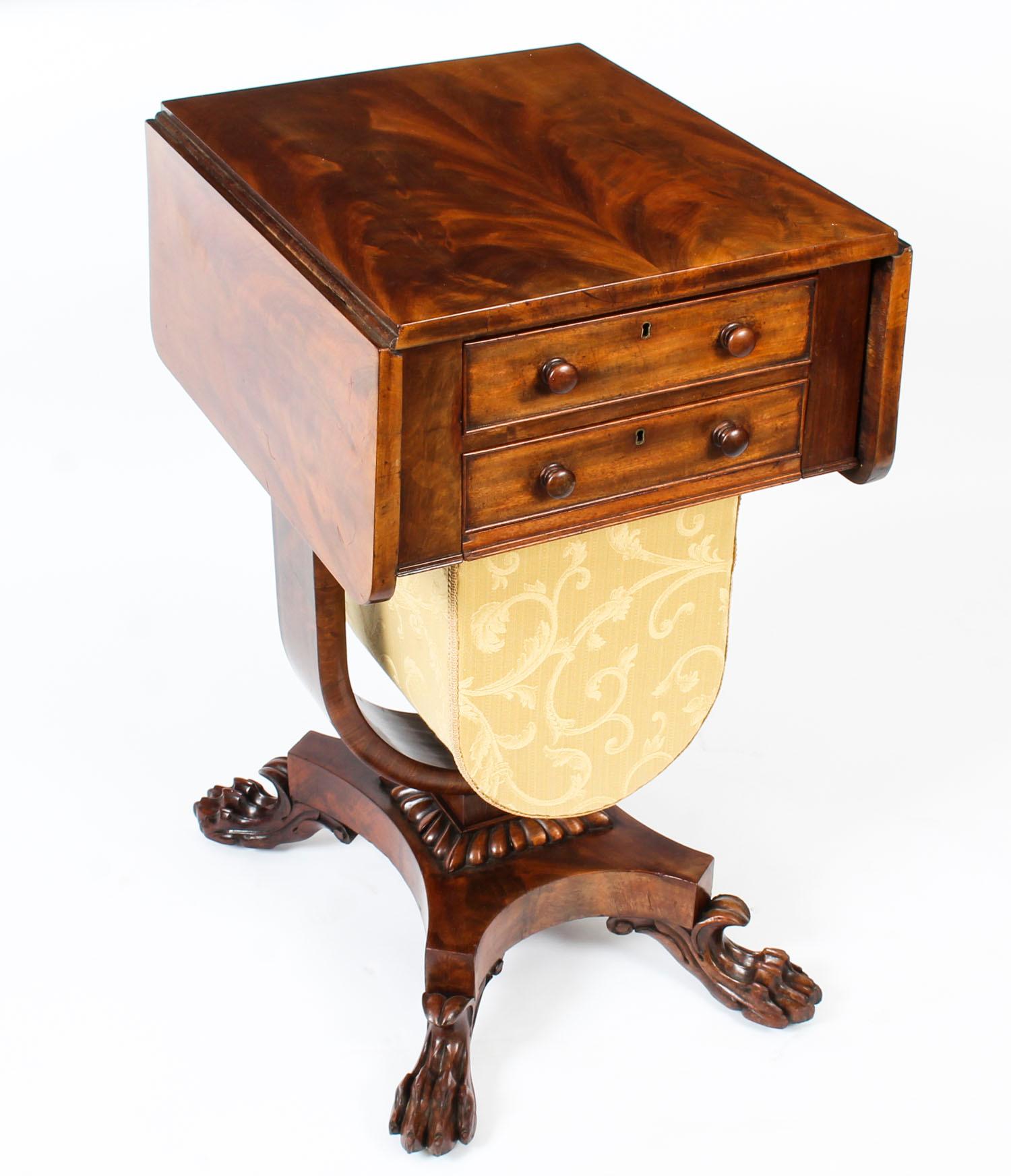 Antique William IV Drop-Leaf Work Occasional Table Flame Mahogany, 19th Century For Sale 10