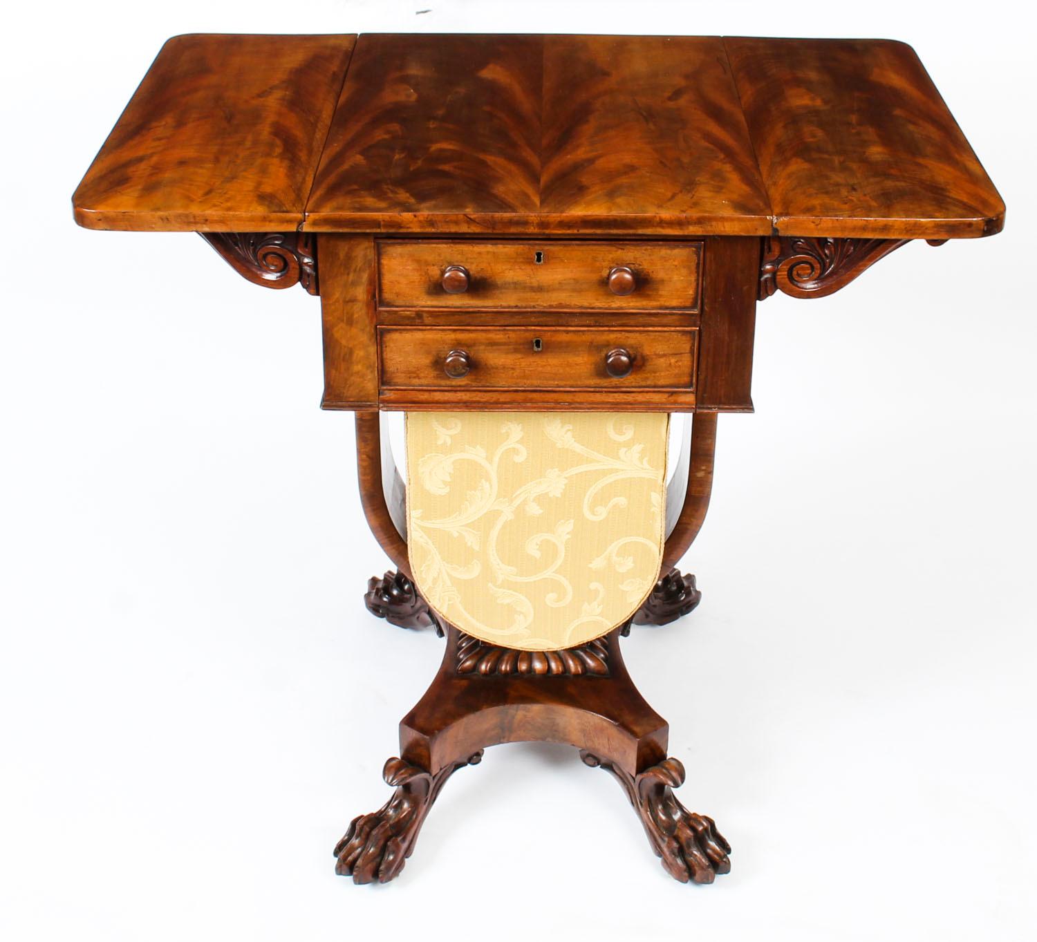 English Antique William IV Drop-Leaf Work Occasional Table Flame Mahogany, 19th Century For Sale