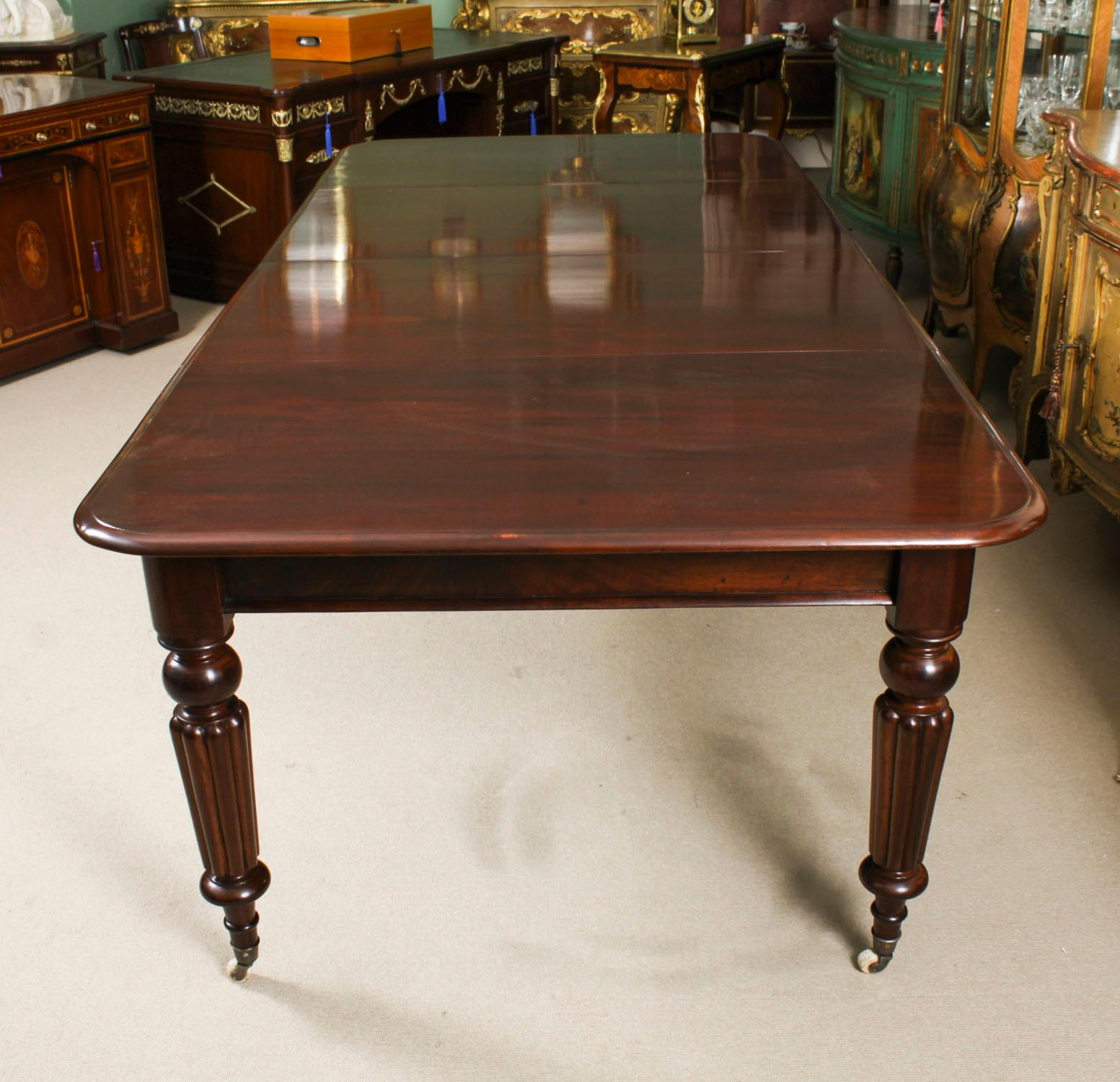 Antigua Mesa de Comedor Extensible William IV Siglo XIX y 10 Sillas con Respaldo Globo en Bueno Estado en London, GB