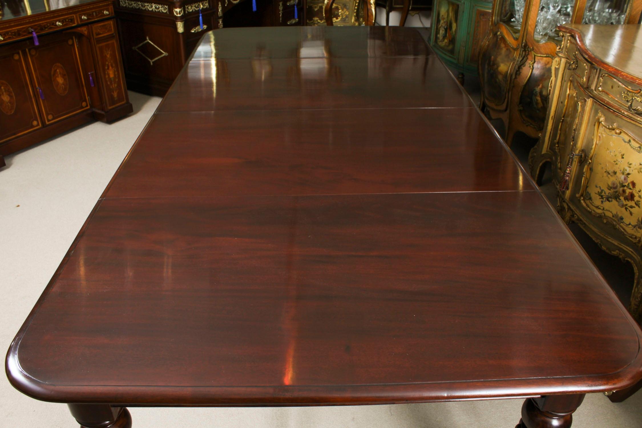 Antigua Mesa de Comedor Extensible William IV Siglo XIX y 10 Sillas con Respaldo Globo Mediados del siglo XIX