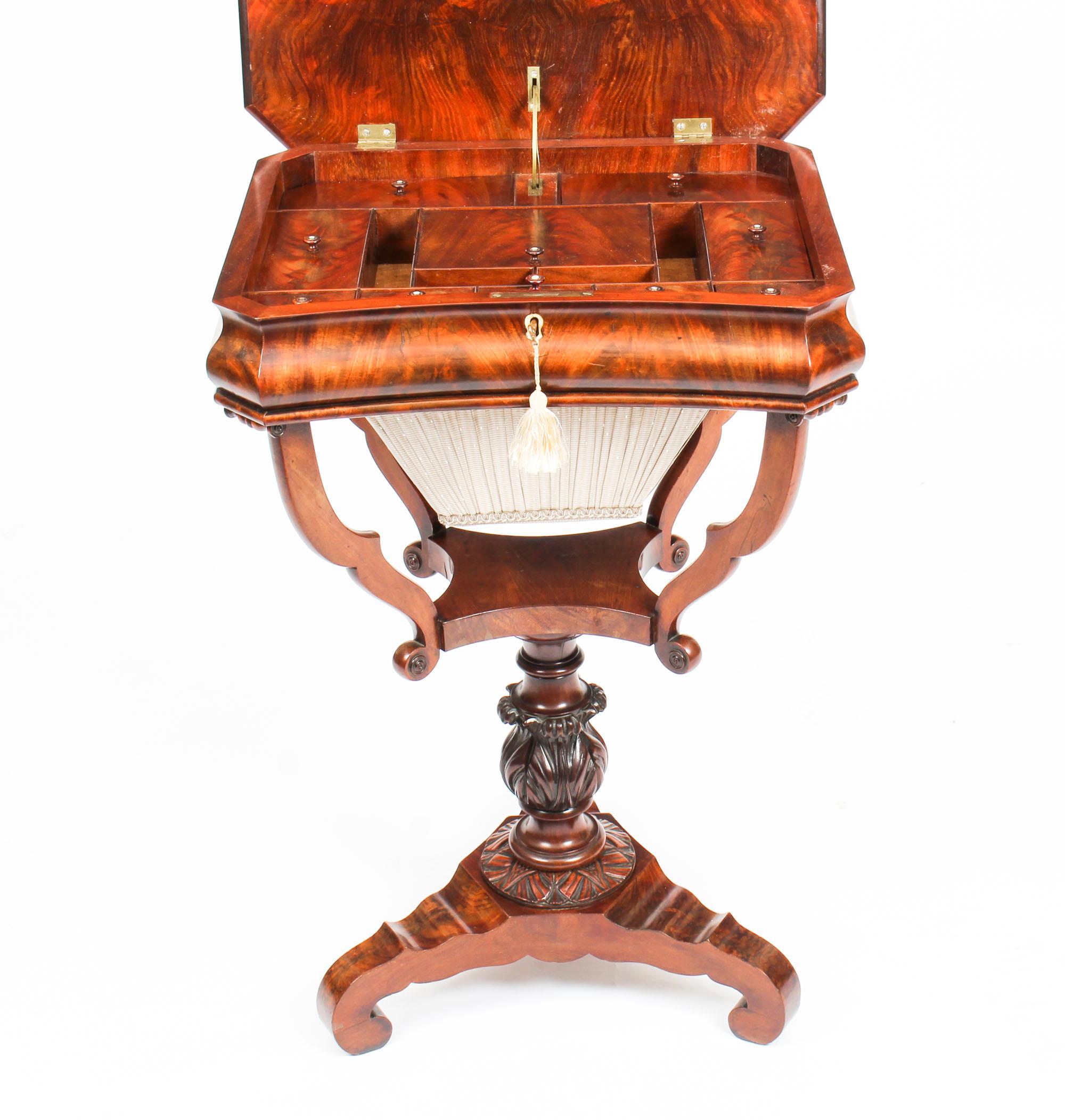 Antique William IV Flame Mahogany Work Table, 19th Century 2