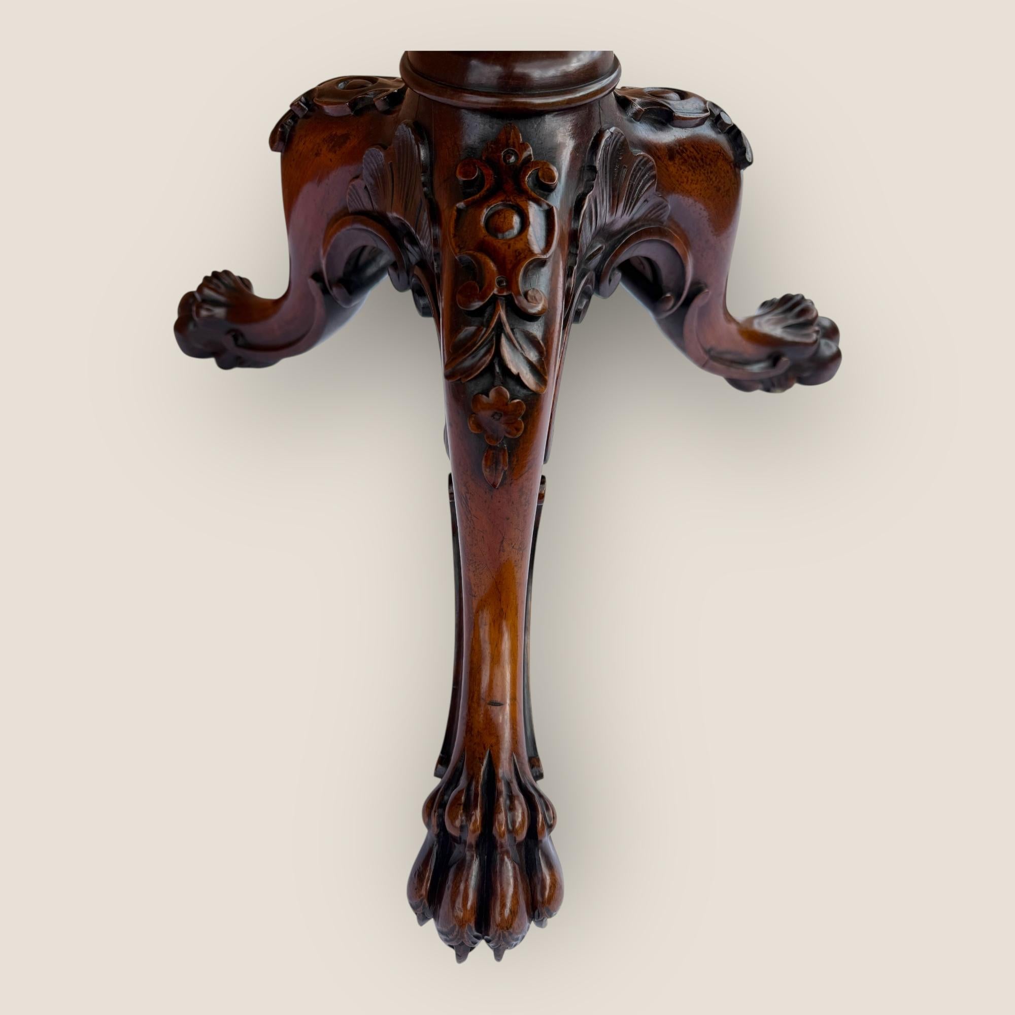 Ancienne table à trépied en bois de rose sculpté et inclinable, écran de cheminée William IV Williams en vente 6