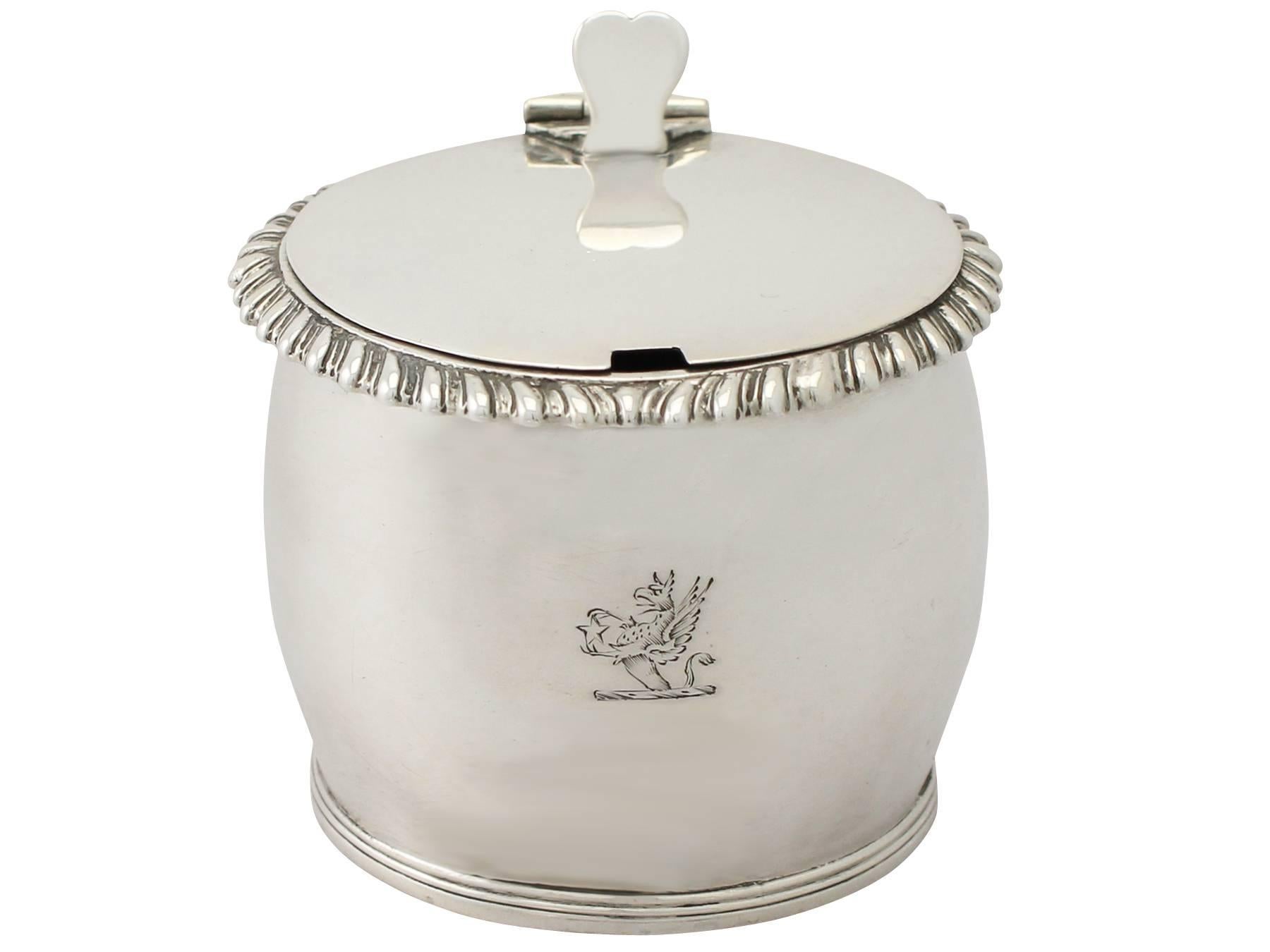 Antique William IV Irish Sterling Silver Mustard Pot, 1832 In Excellent Condition In Jesmond, Newcastle Upon Tyne