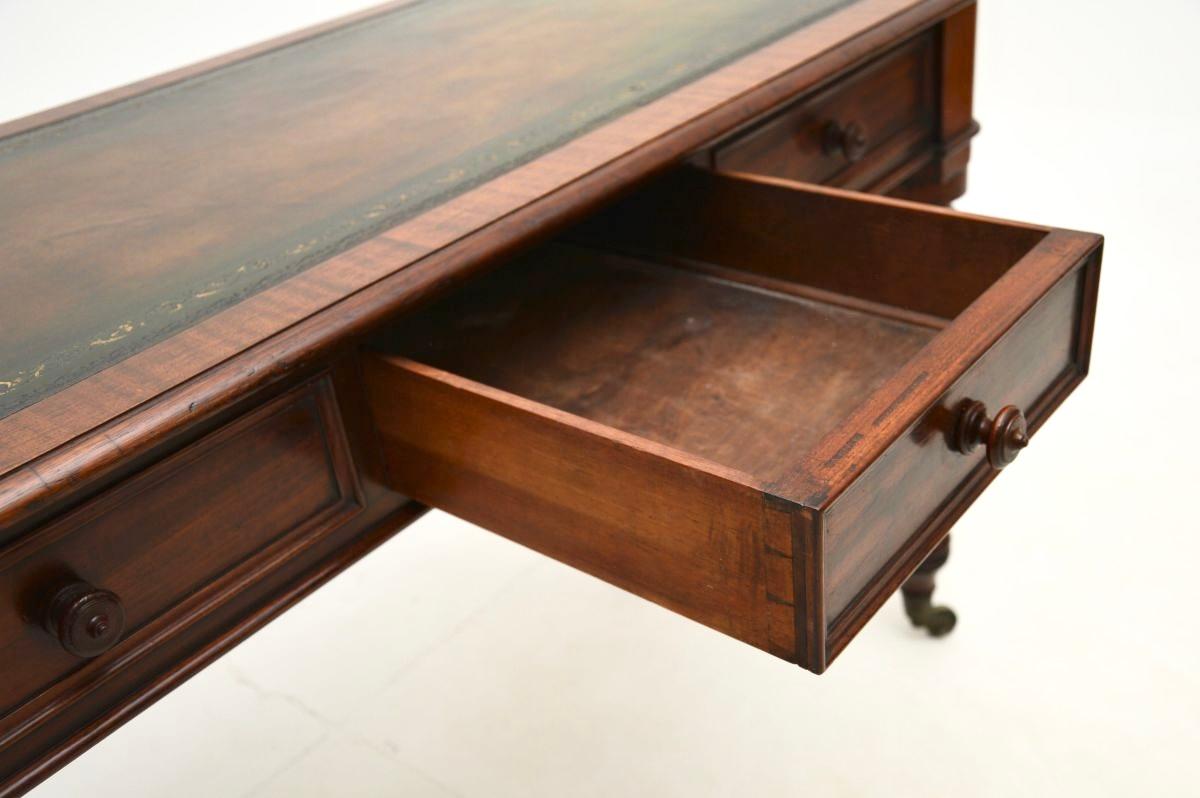 Antique William IV Leather Top Writing Table / Desk en venta 3