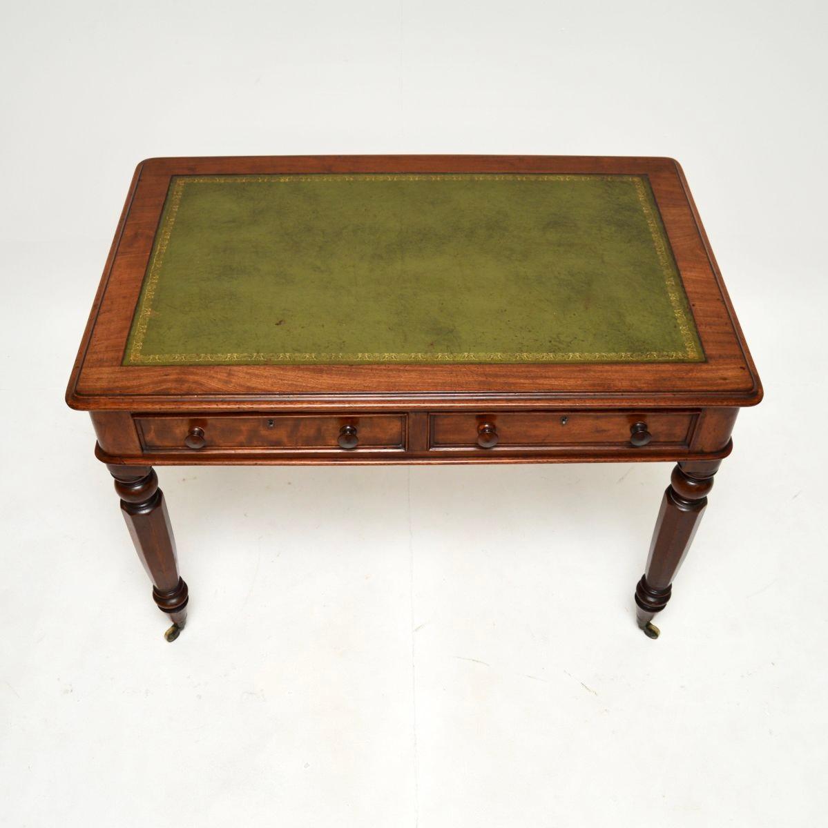 Metà XIX secolo Antico tavolo da scrittura / scrivania con piano in pelle William Williams IV in vendita