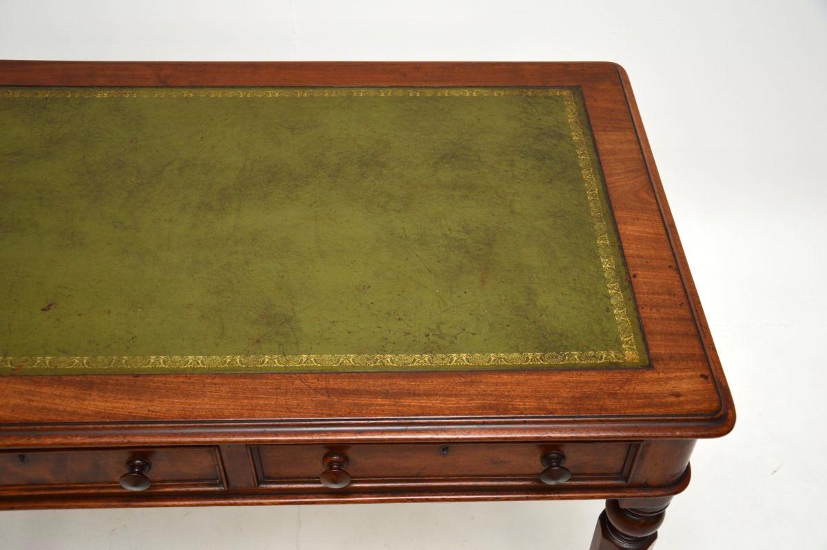 Antico tavolo da scrittura / scrivania con piano in pelle William Williams IV in vendita 1