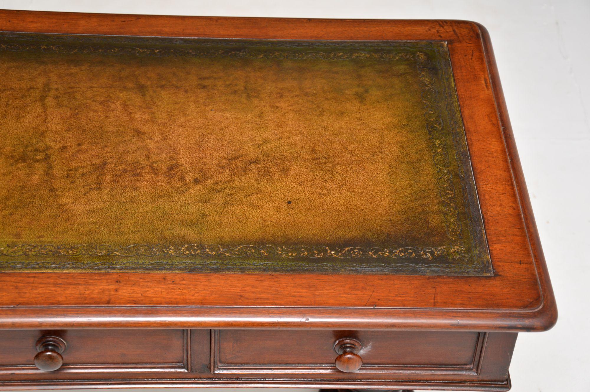  Antique William IV Leather Writing Table / Desk For Sale 1