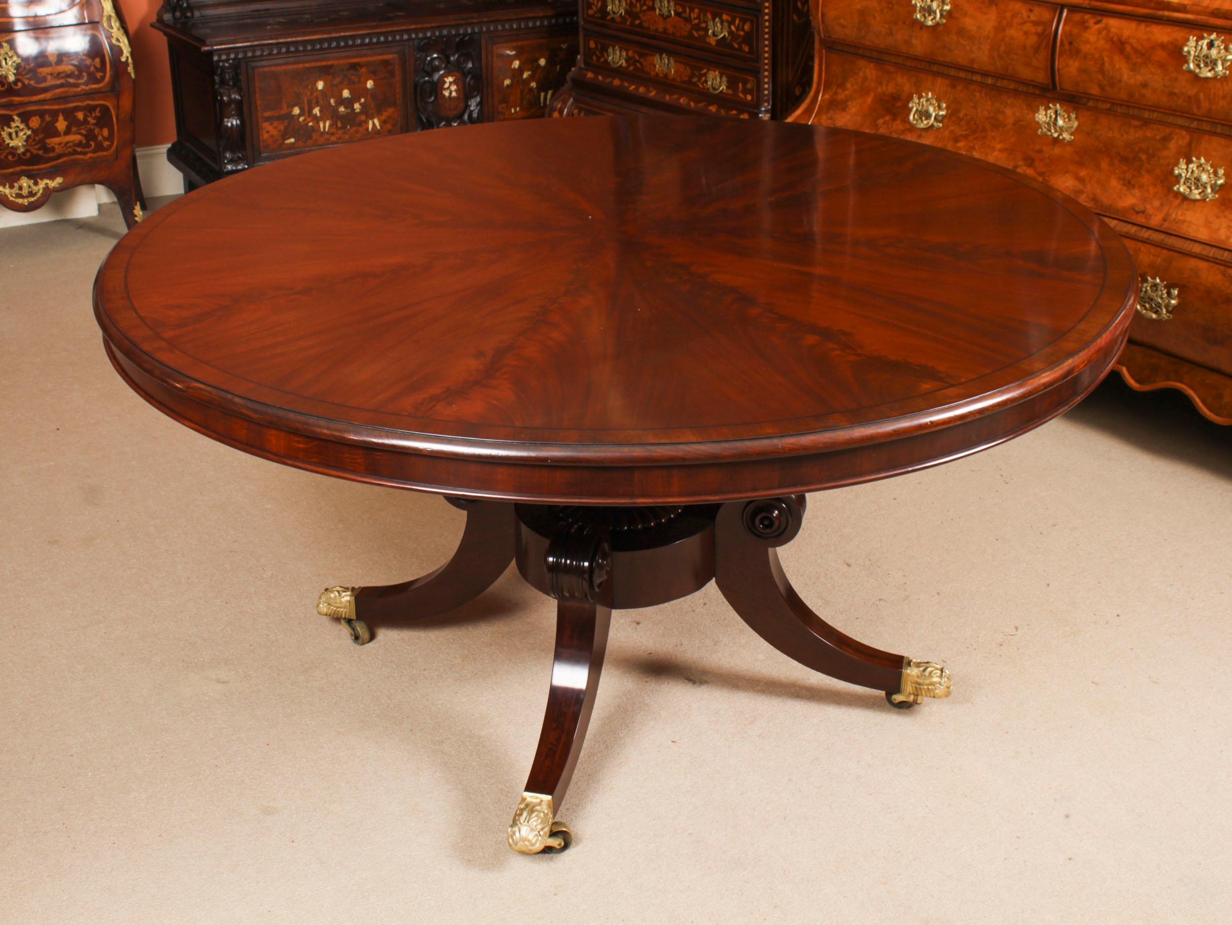 Mahogany Antique William IV Loo Dining Table & 6 chairs 19th Century For Sale