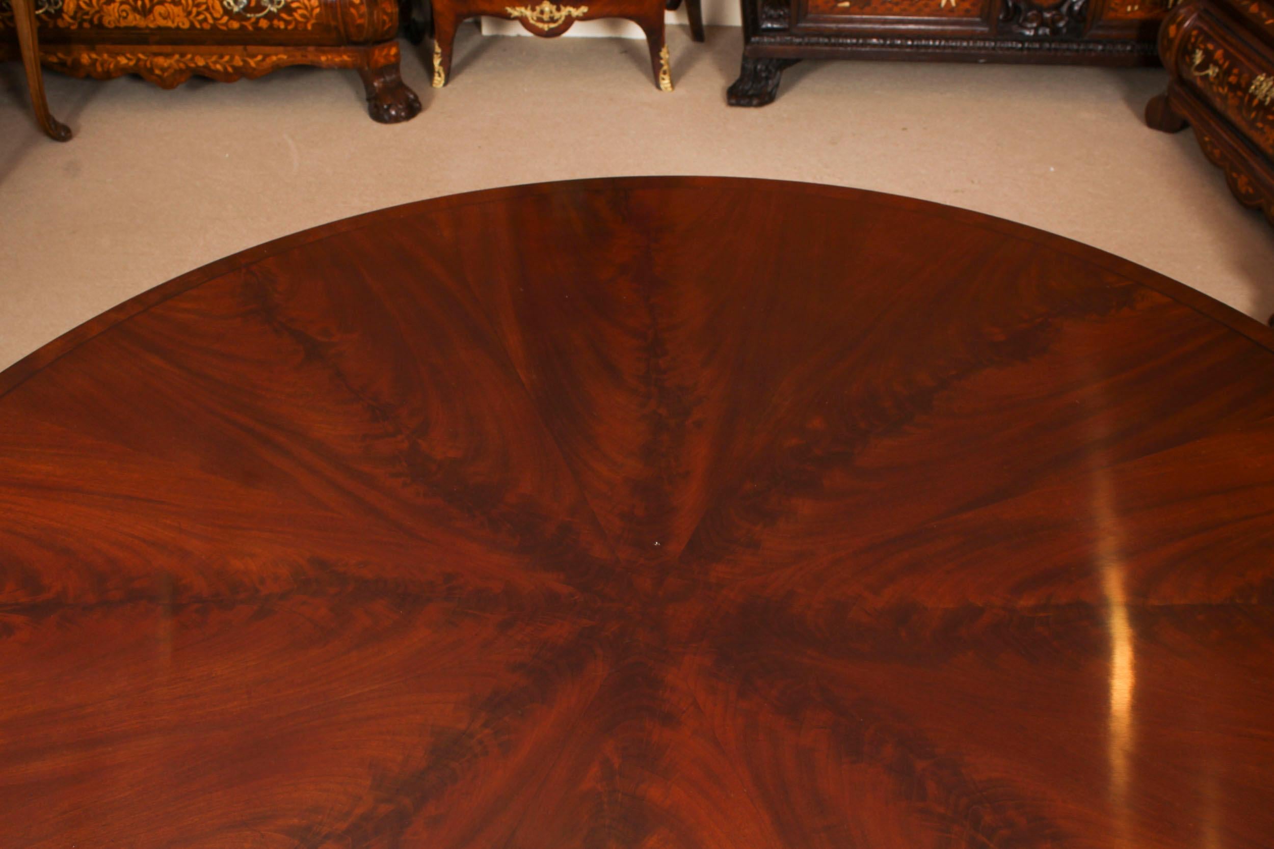 Ancienne table de salle à manger William IV et 6 chaises 19ème siècle en vente 3