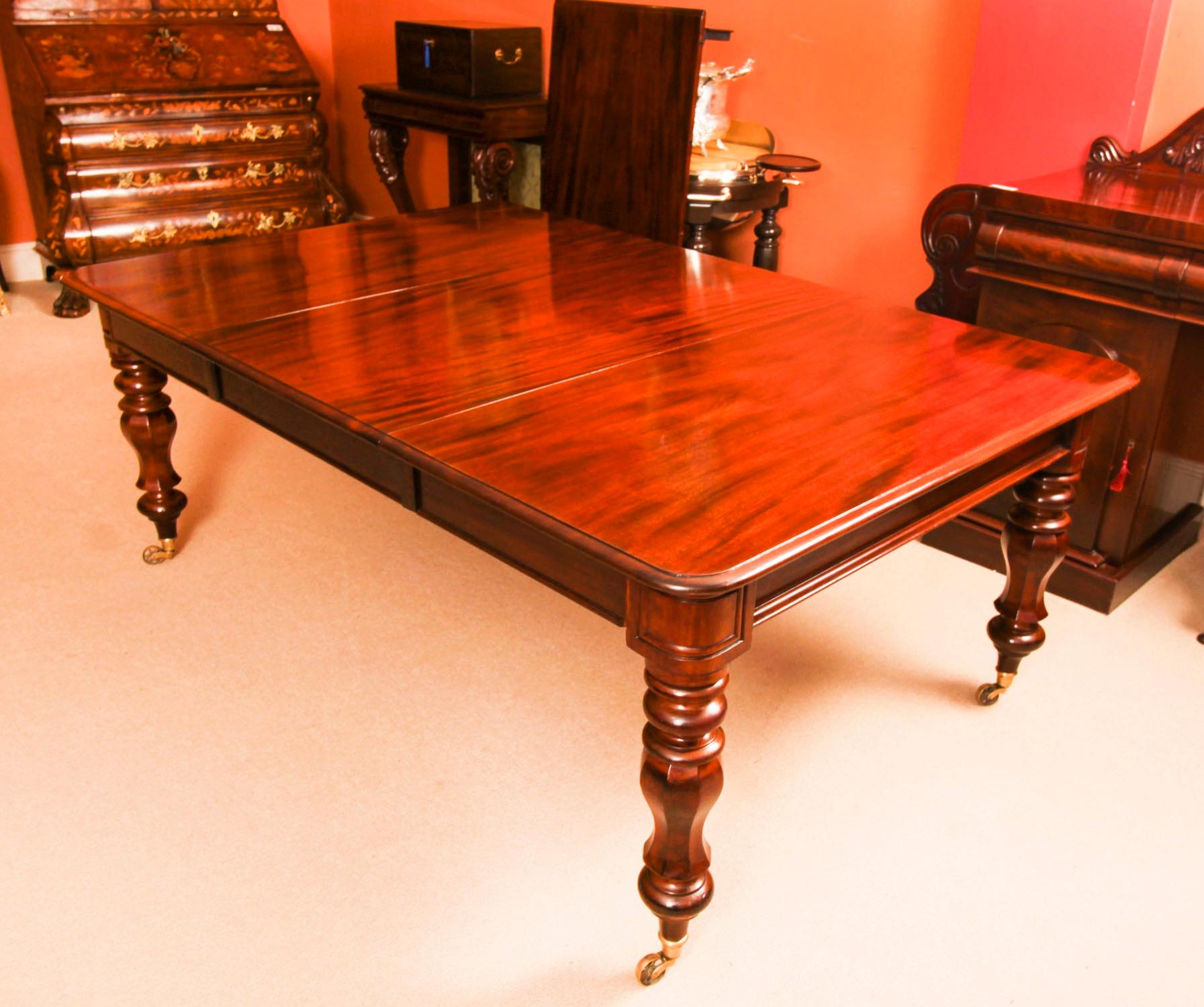 Ancienne table de salle à manger William IV et 10 chaises de salle à manger du 19ème siècle Bon état à London, GB