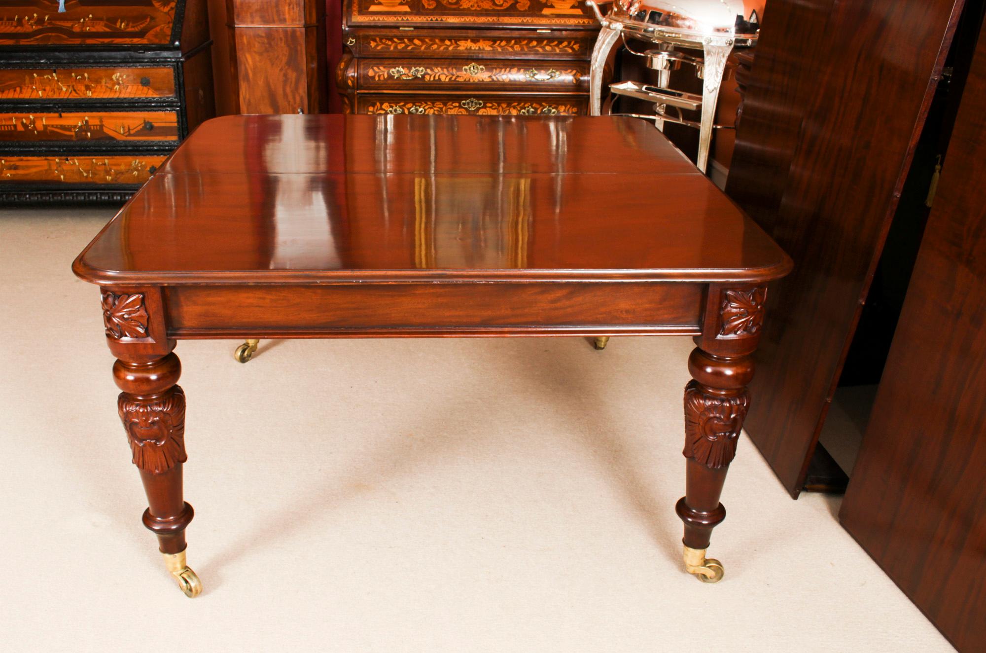 Mid-19th Century Antique William iv Mahogany Dining Table 19th C & 12 Bar Back Dining Chairs