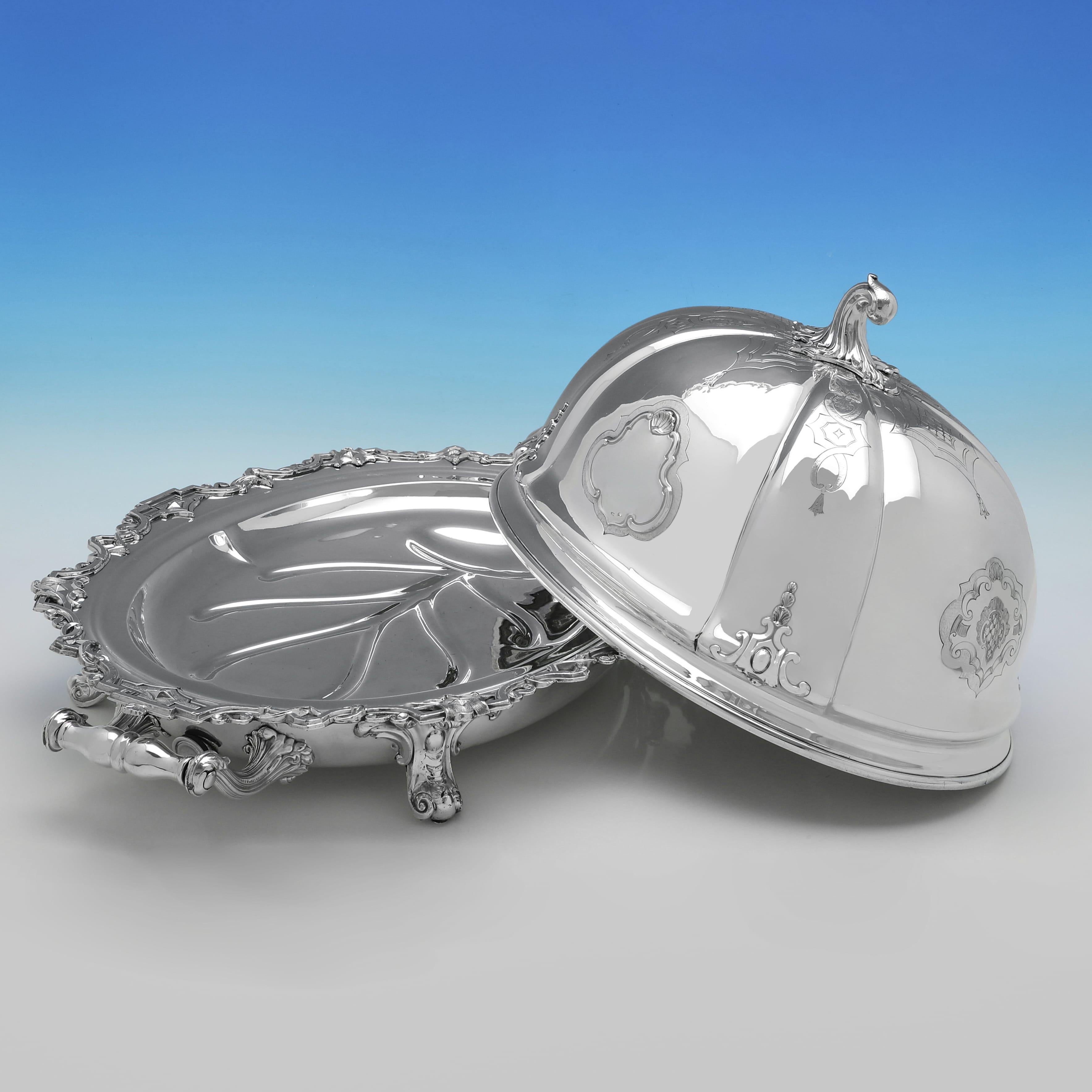 Fabriqué vers 1830 par Roberts, Smith & Co. Cet attrayant plat à viande et couvercle d'époque William IV en vieux Sheffield présente un couvercle en forme de citrouille avec des détails plats ciselés, et un plat à viande avec un arbre et un puits.