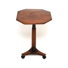 Mesita auxiliar antigua de madera de nogal de la época de Guillermo IV