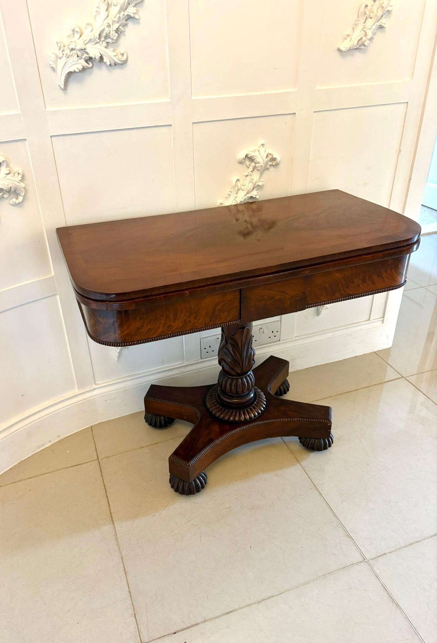 Antigua mesa de cartas/consola de caoba figurada de calidad William IV en venta 5