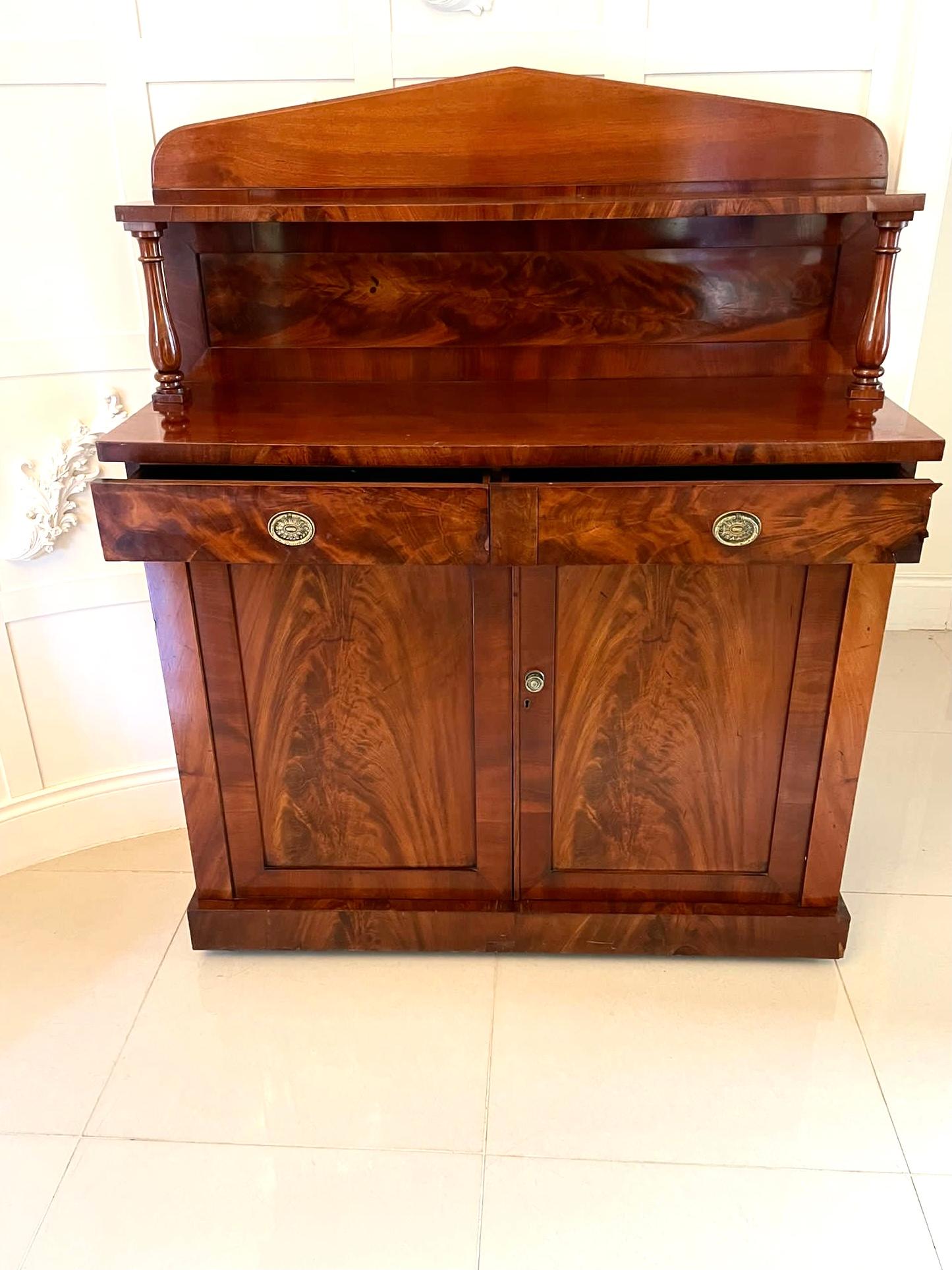 Antique William IV Quality Figured Mahogany Sideboard In Good Condition For Sale In Suffolk, GB