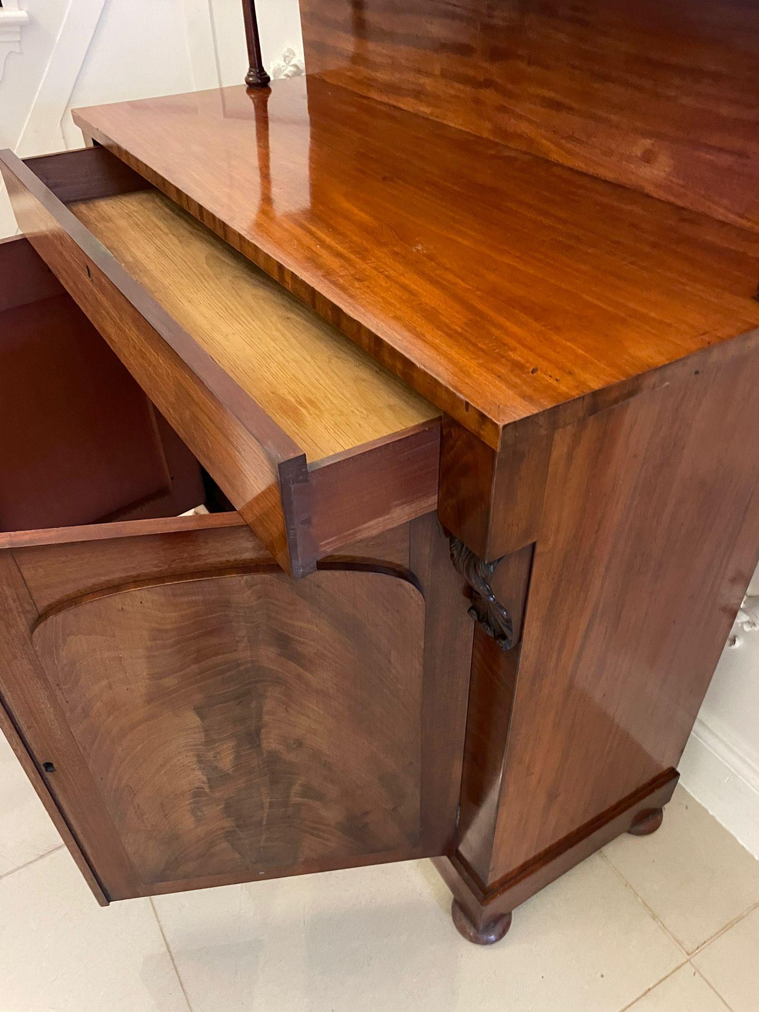 Inglese Antico Chiffoniere in mogano di qualità William IV in vendita