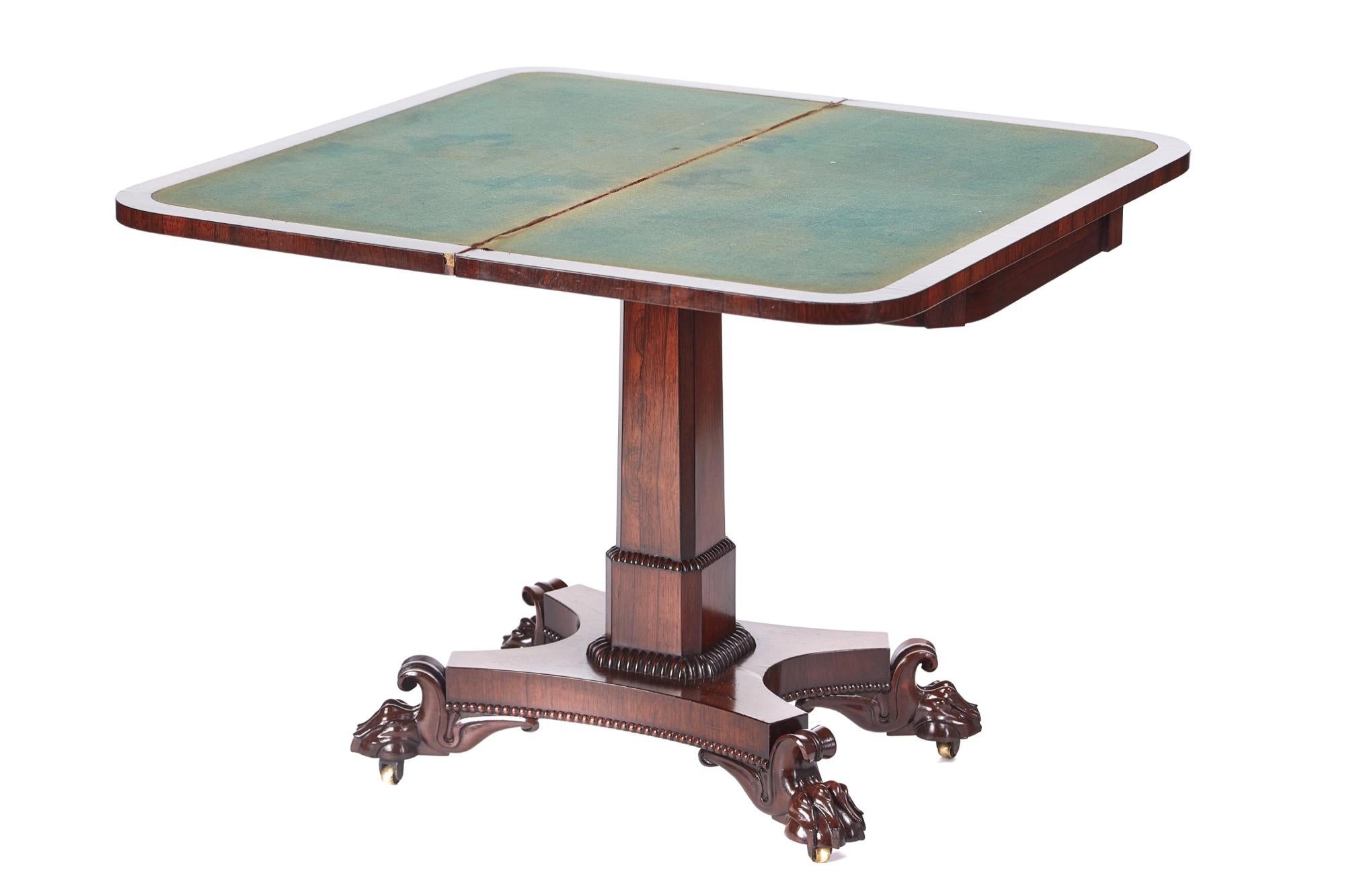 This is a quality William IV antique rosewood card/side table with a lovely figured rosewood crossbanded top that lifts up and swivels to reveal the original green baize interior, rosewood frieze supported by an elegant shaped pedestal. Finishing on