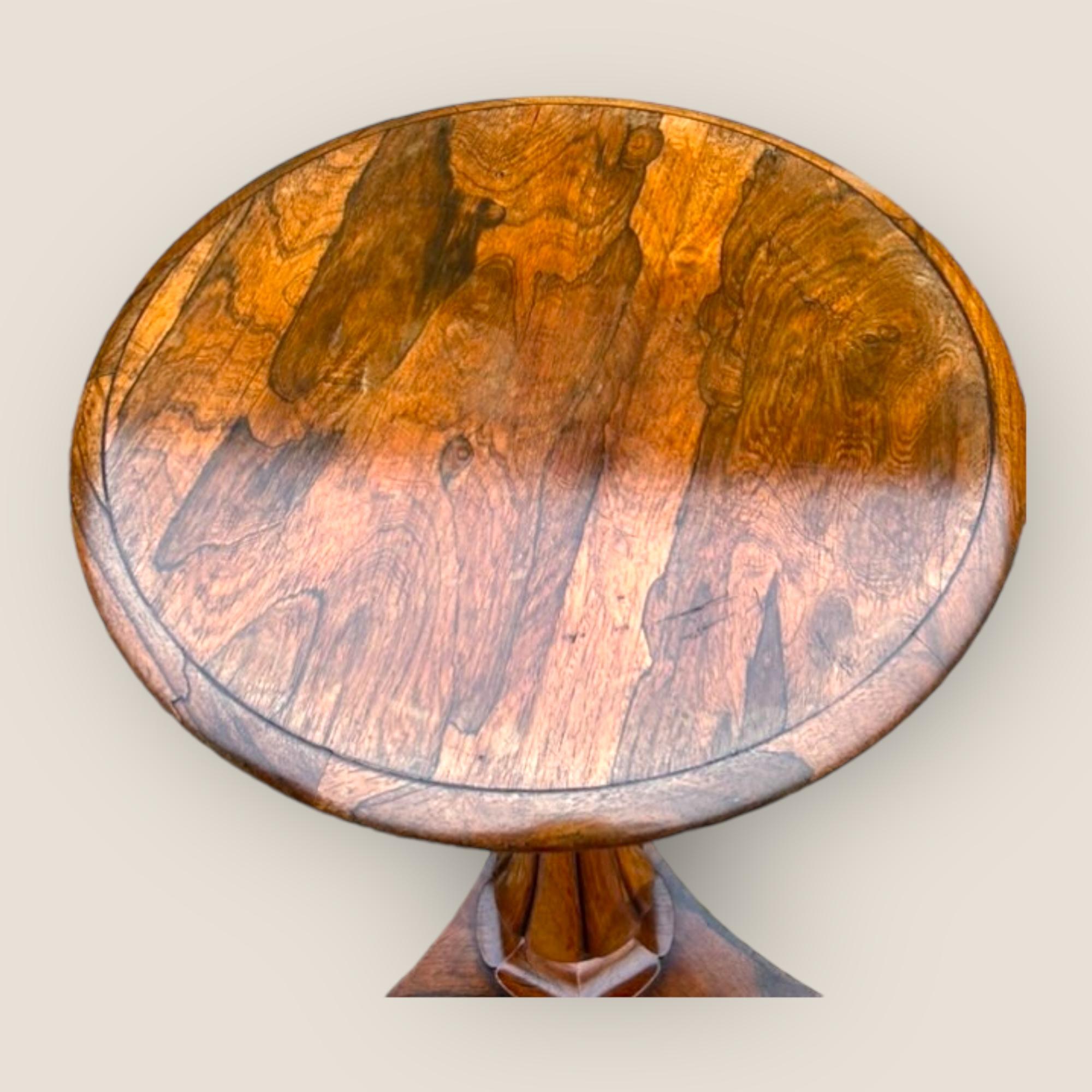 Antigüedades William IV Rosewood Mesa ocasional con base trípode y caddies de té en Bueno estado para la venta en King's Lynn, GB