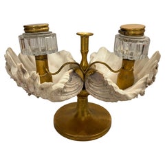 Antiquité - Encrier double en bronze doré avec repose-plume Stand de bougie