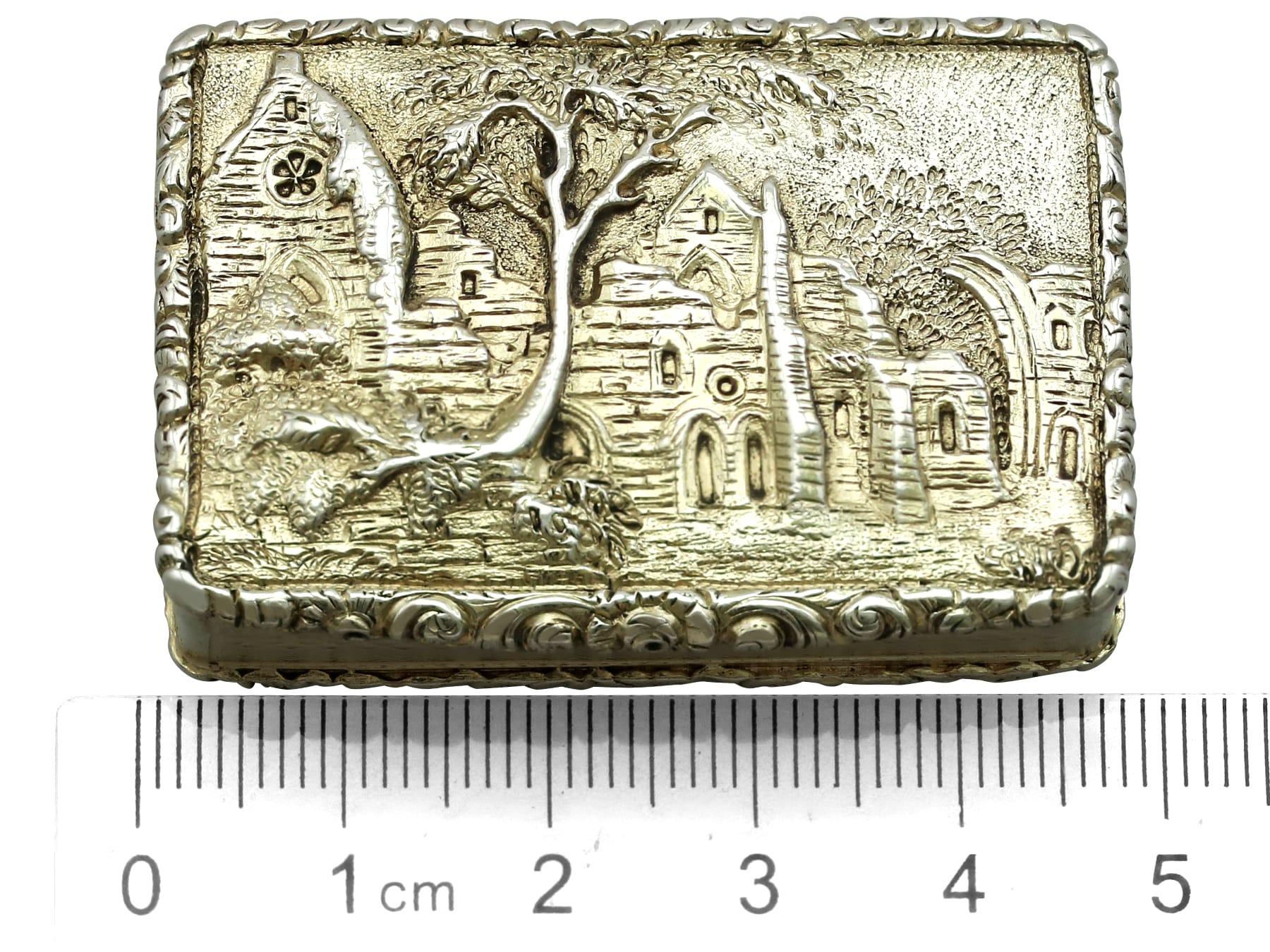 Antigua vinagrera dorada de plata de ley (1835) en venta 8