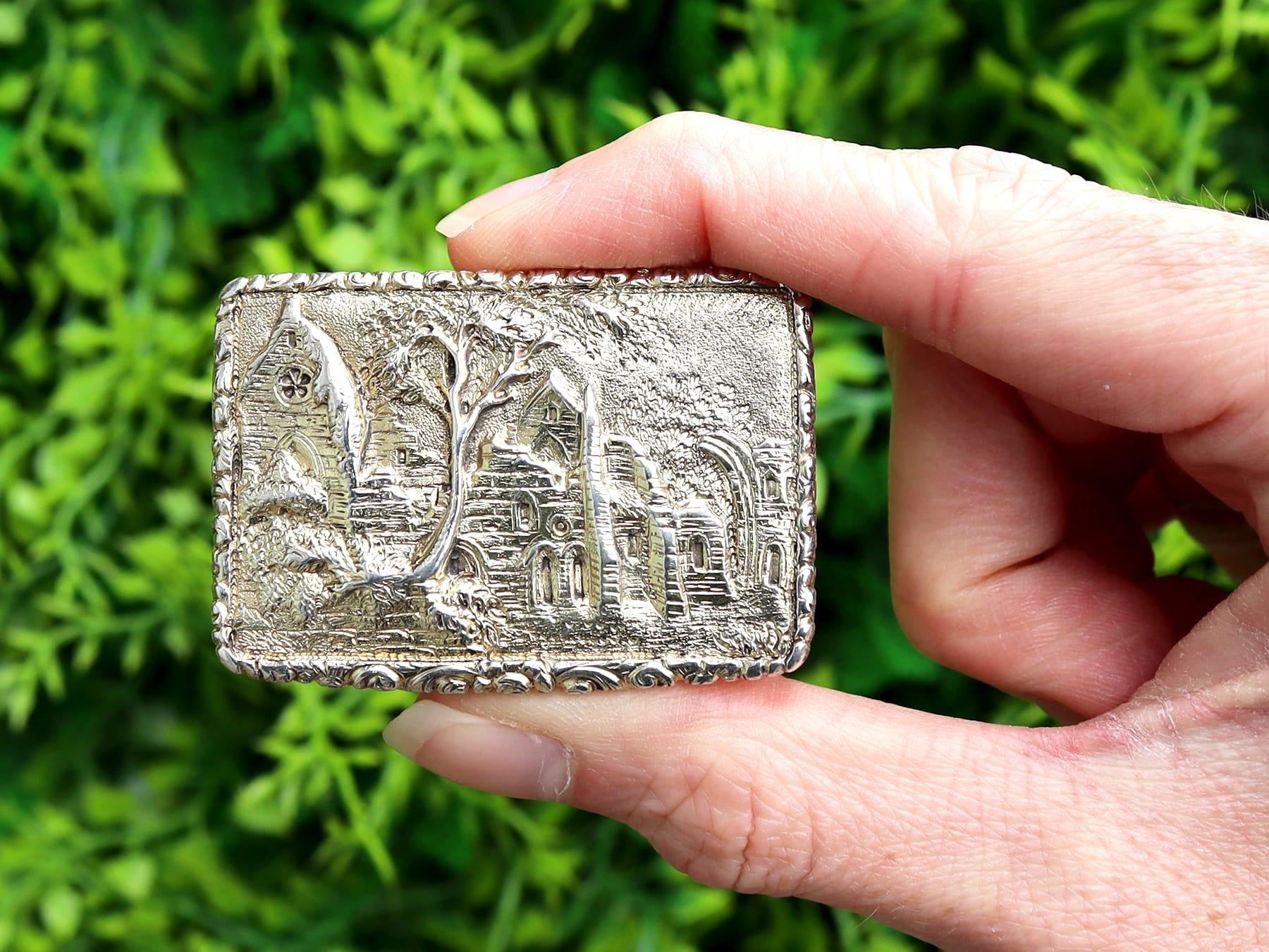 Antigua vinagrera dorada de plata de ley (1835) Inglés en venta