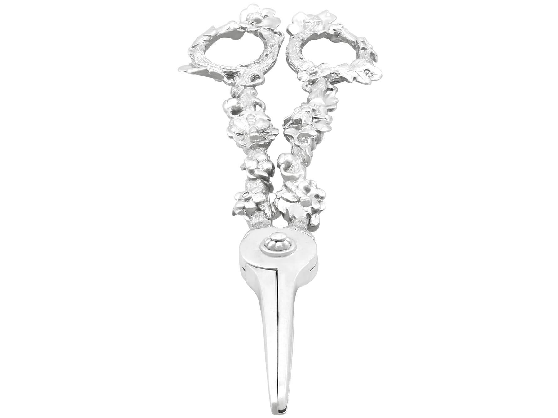 Antique William IV Sterling Silver Grape Shears by Paul Storr For Sale 5