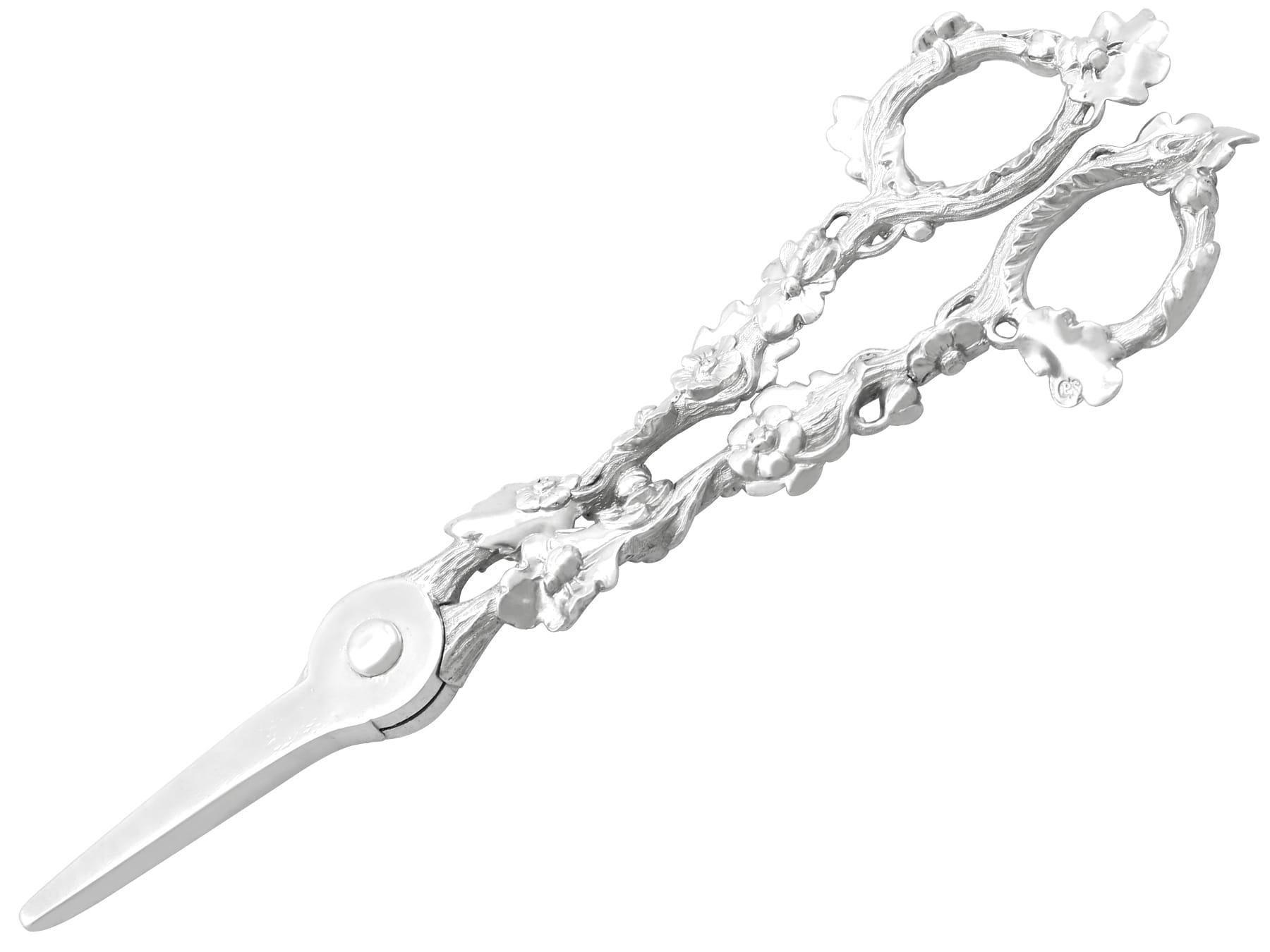 Antique William IV Sterling Silver Grape Shears by Paul Storr For Sale 3