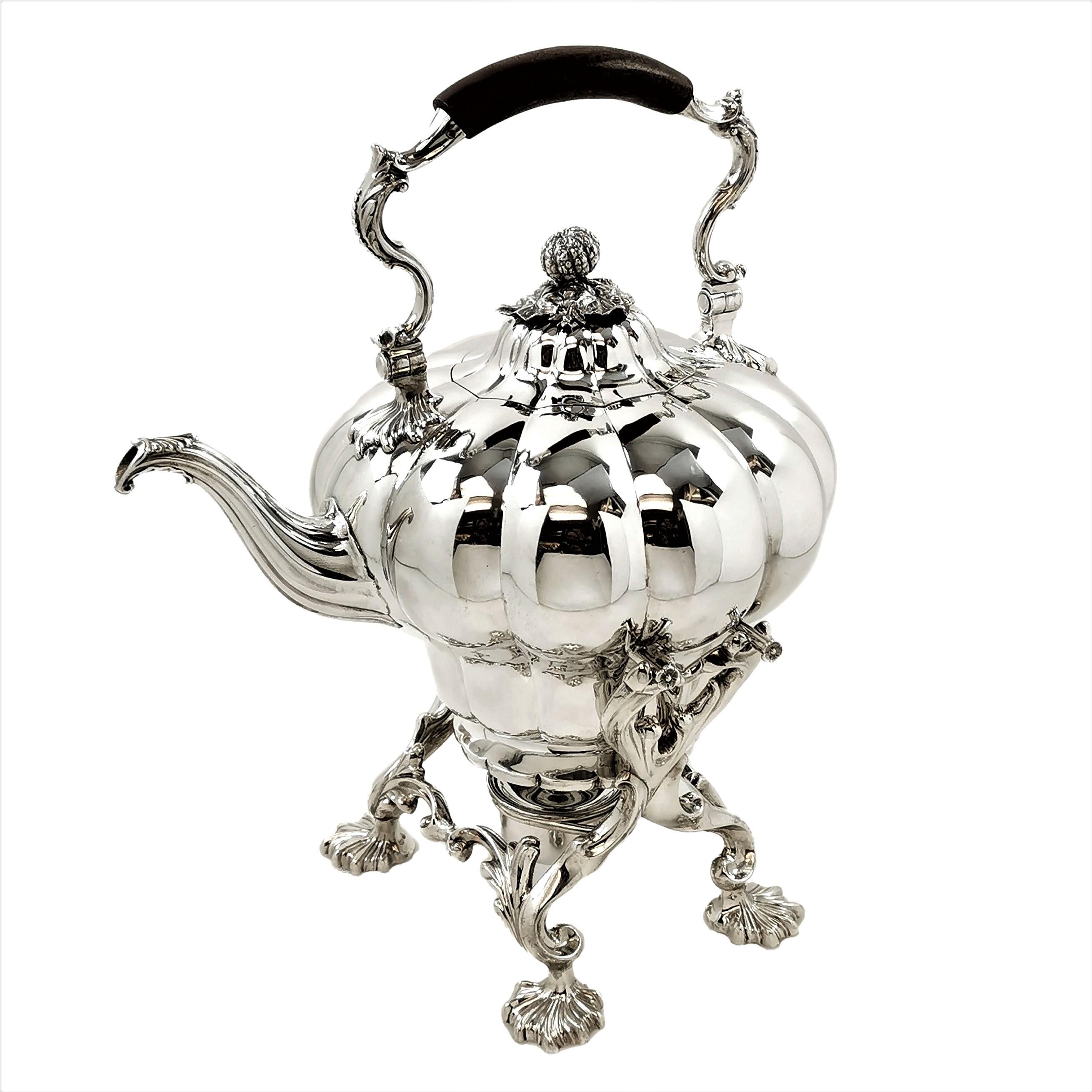 Large Antique William IV Sterling Silver Kettle on Stand 1836 Melon Pattern In Good Condition In London, GB