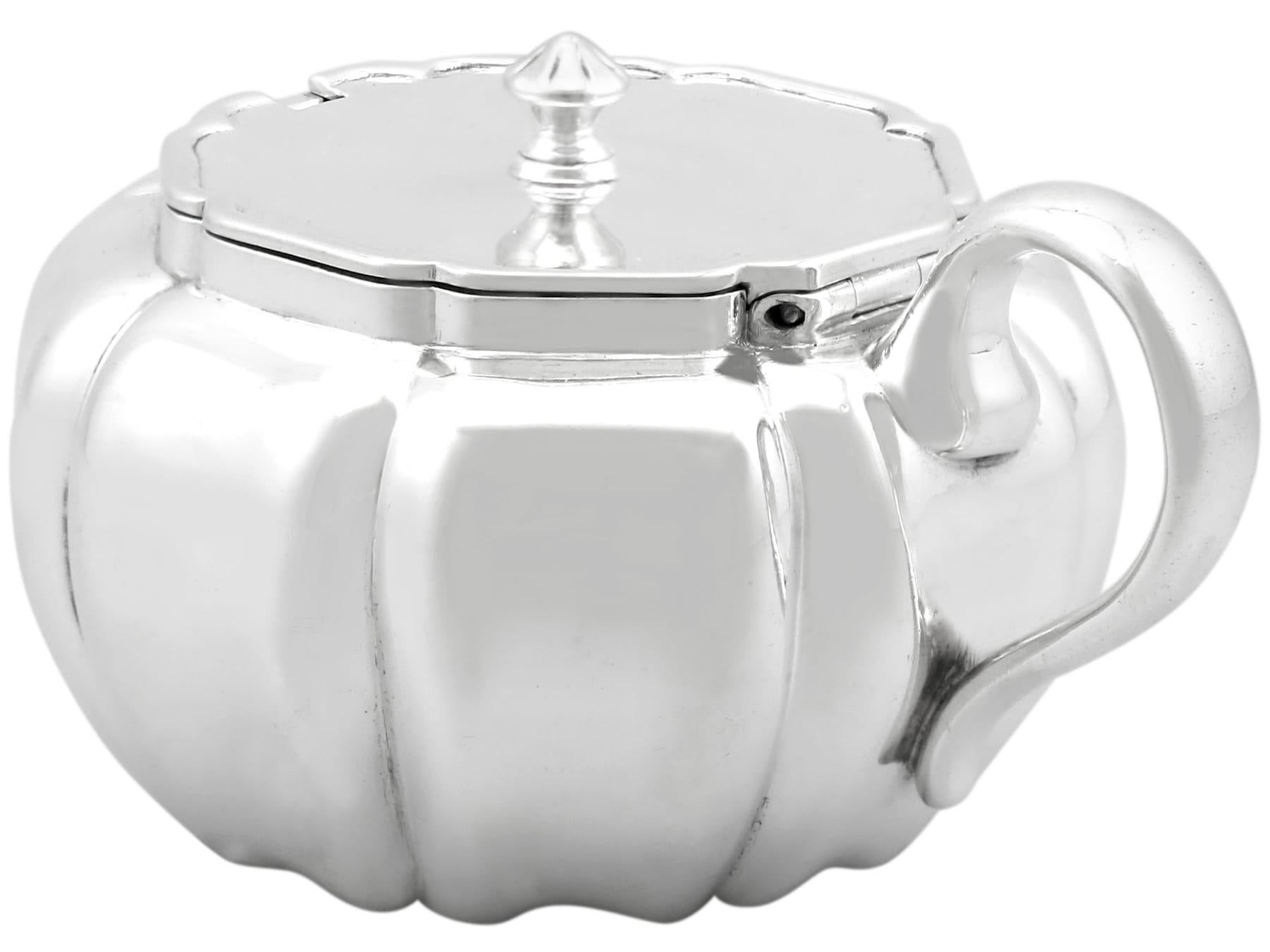 Antique Sterling Silver Mustard Pot (1835) In Excellent Condition For Sale In Jesmond, Newcastle Upon Tyne
