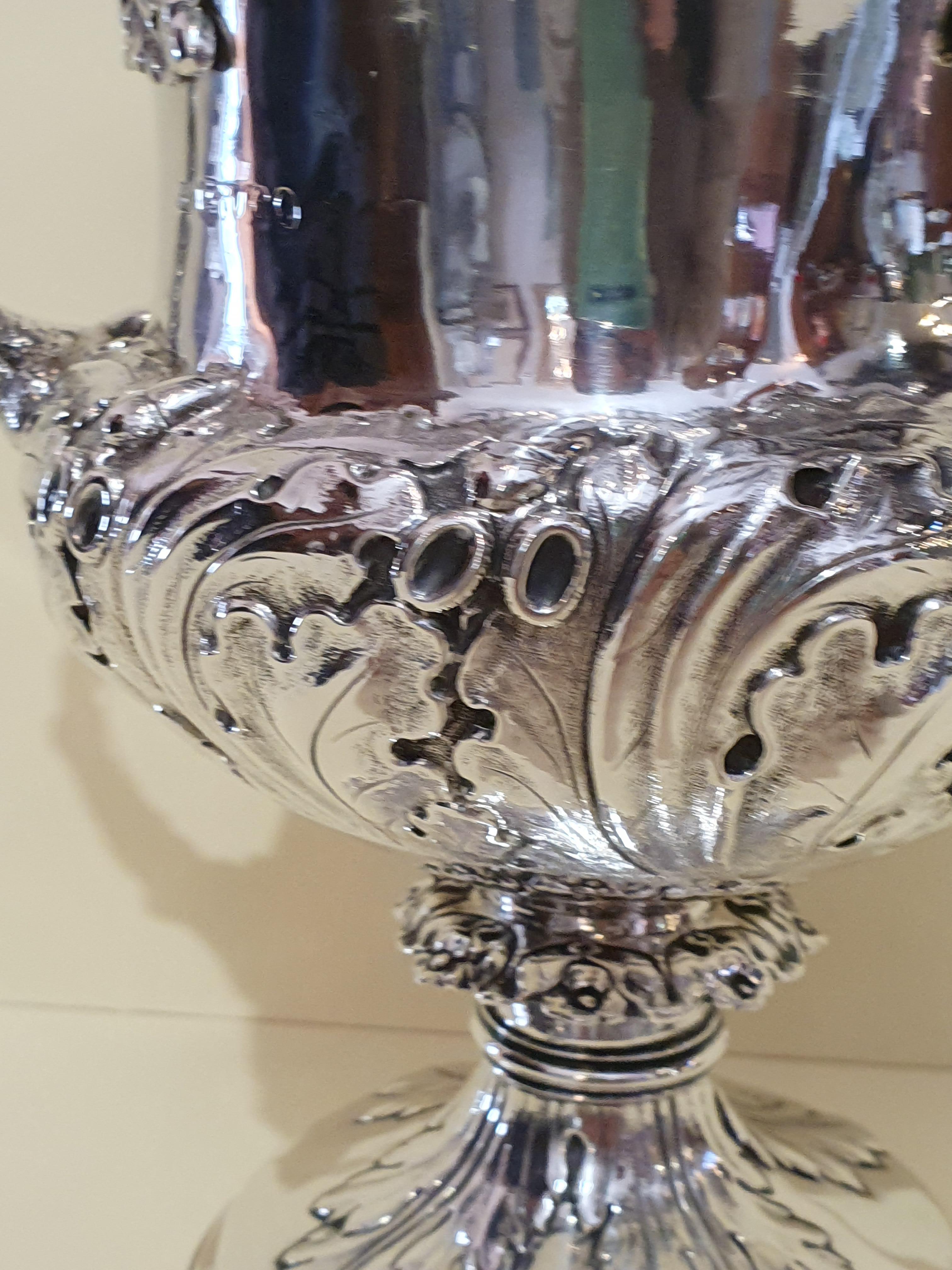 Antique William IV Sterling Silver Presentation Cup, London, England, 1835 For Sale 1