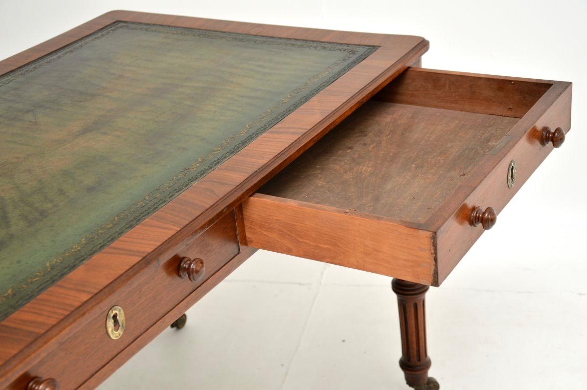 Antike William IV Nussbaum Partner Schreibtisch / Schreibtisch im Zustand „Gut“ im Angebot in London, GB